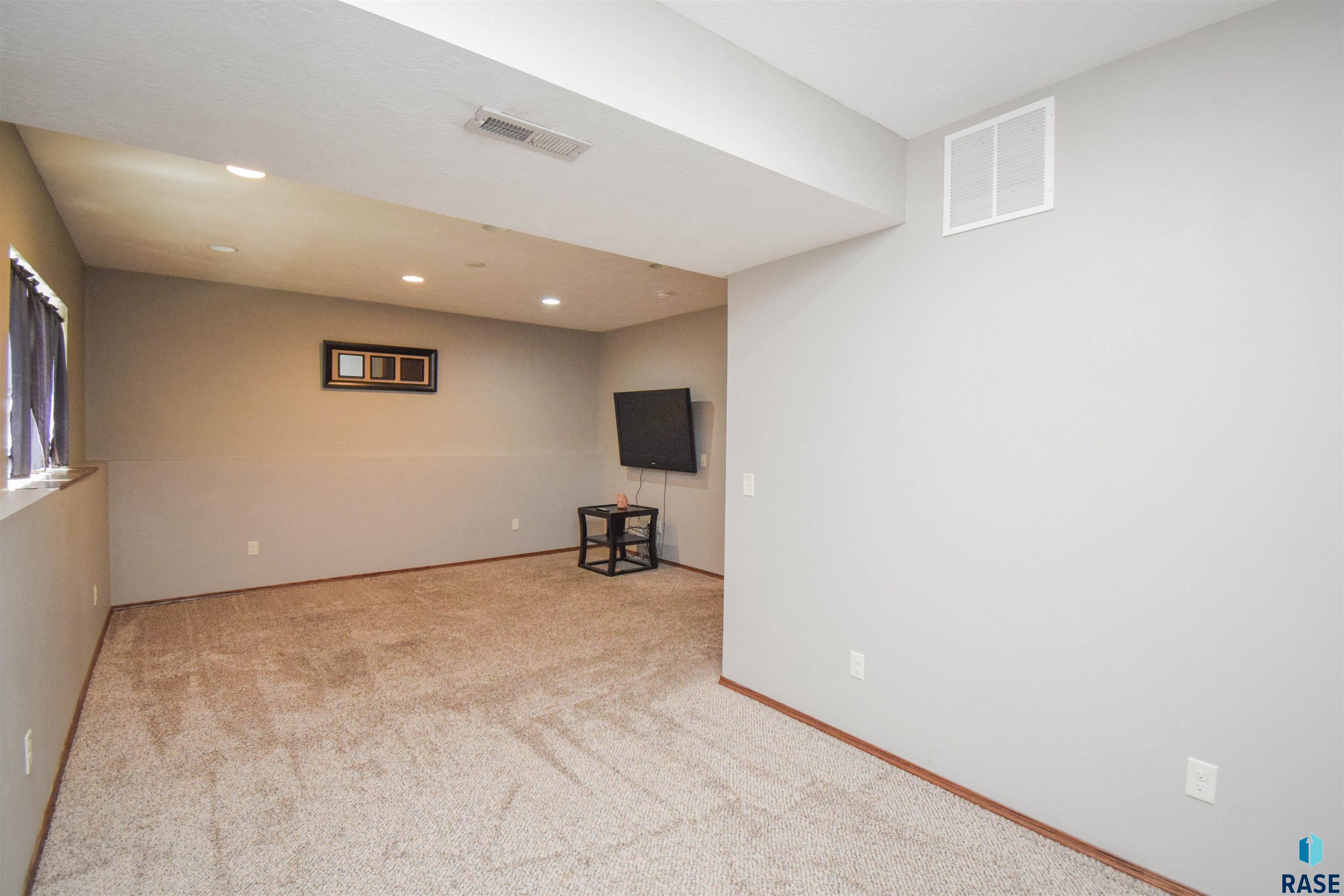 8801 W Nikita Dr