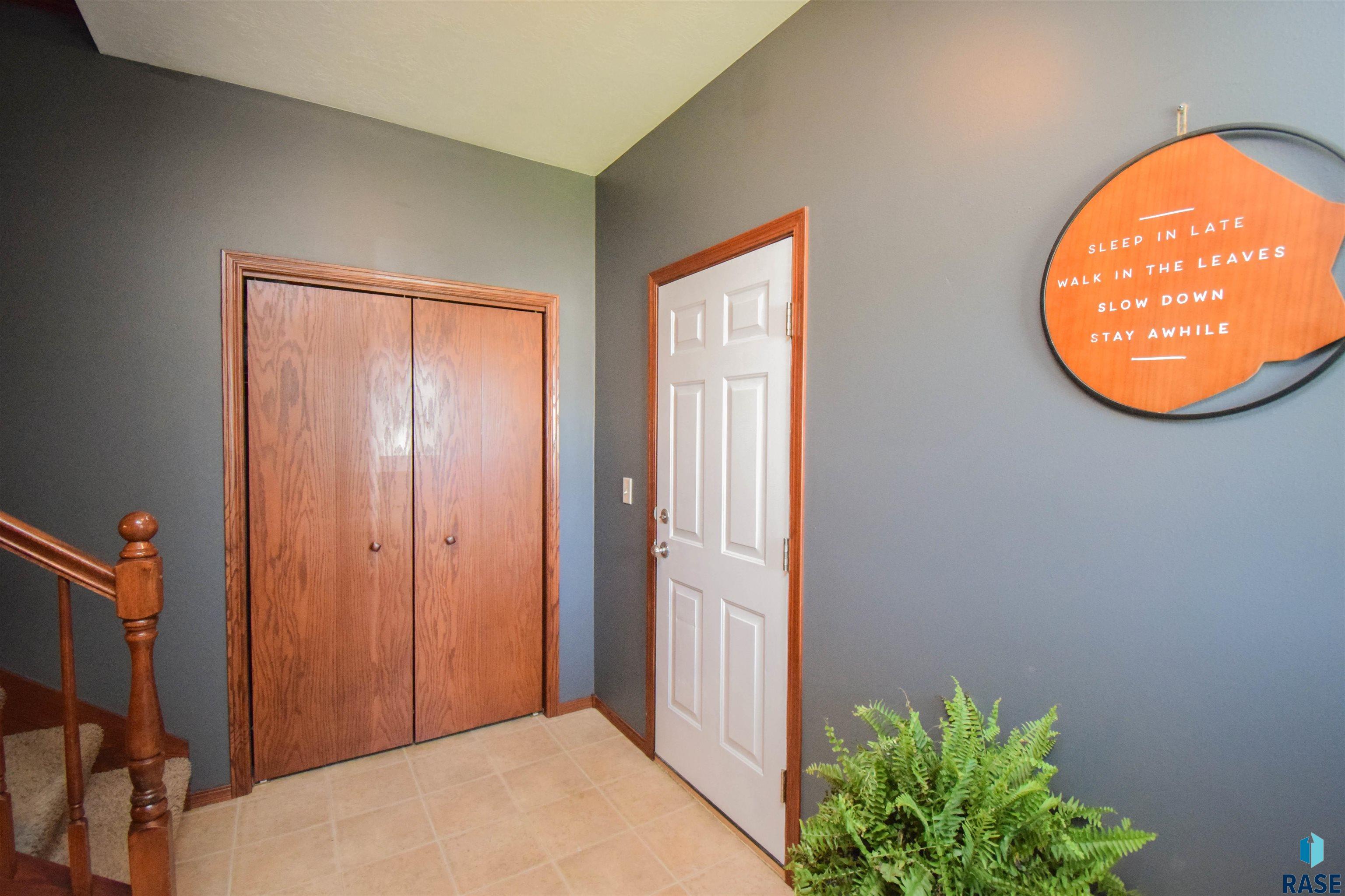 8801 W Nikita Dr