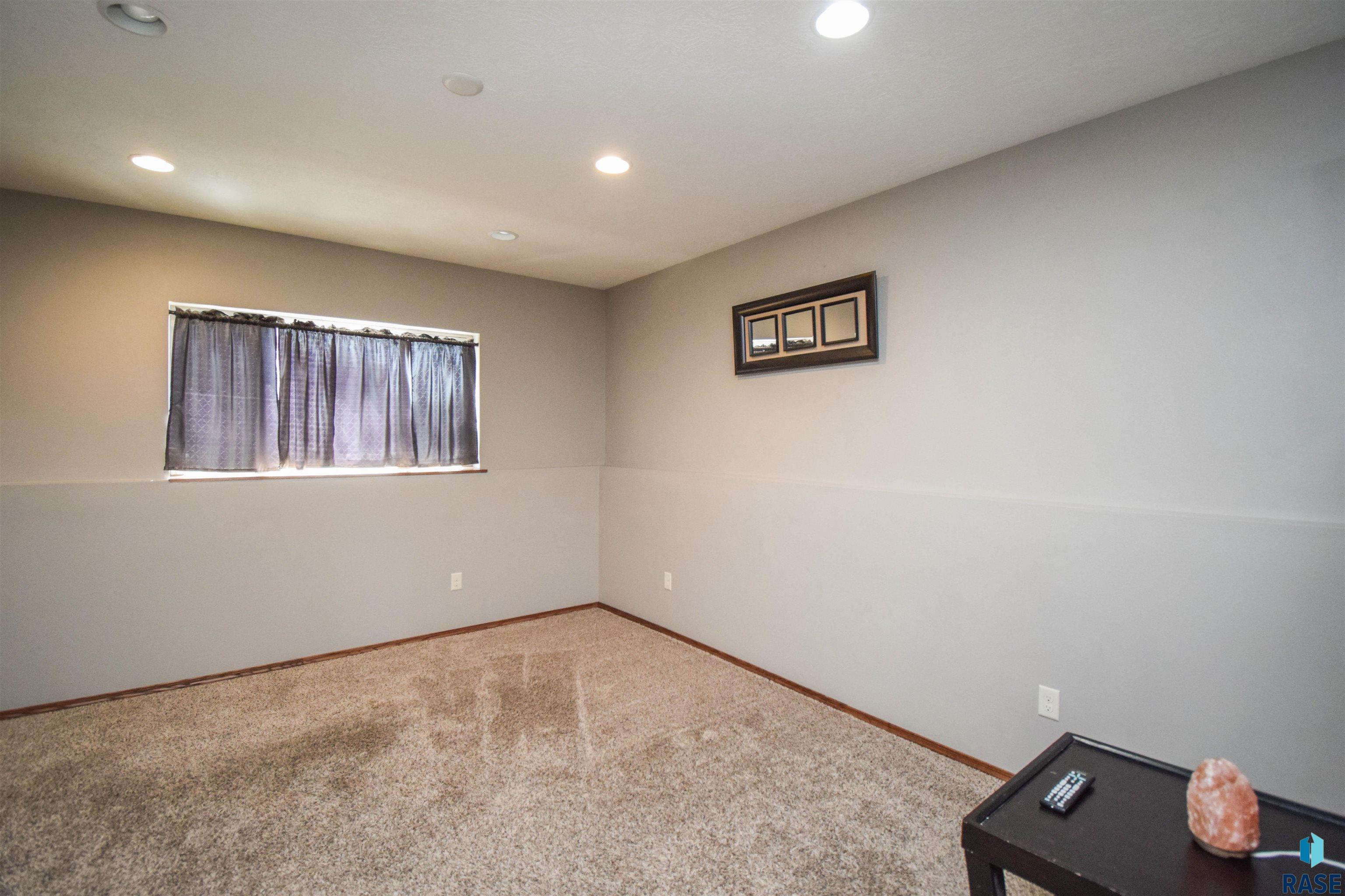 8801 W Nikita Dr