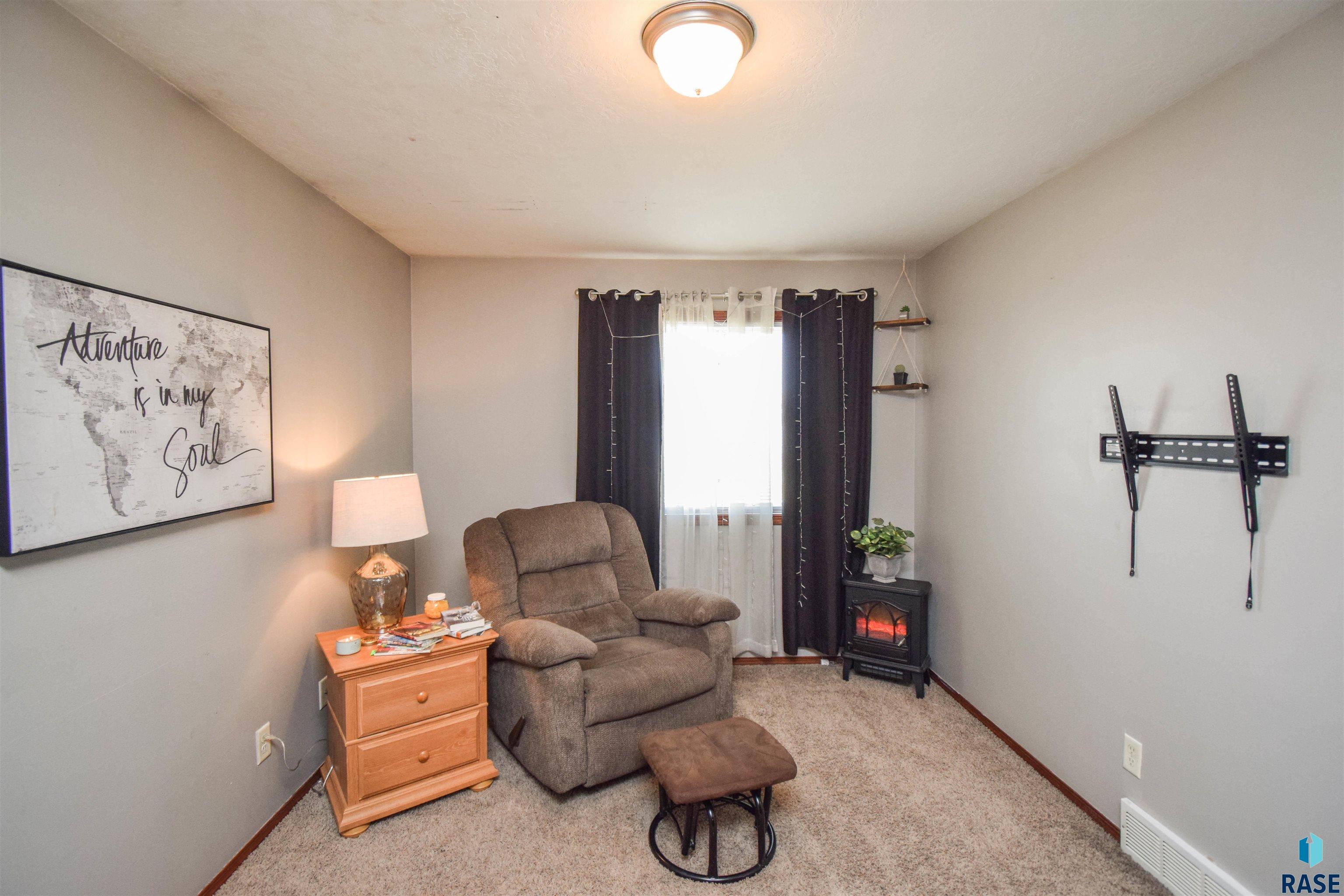 8801 W Nikita Dr