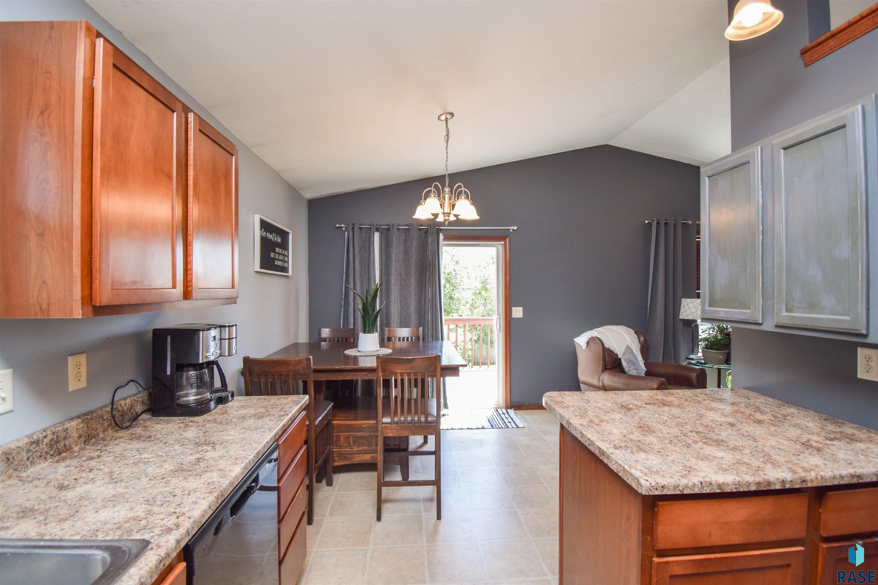 8801 W Nikita Dr