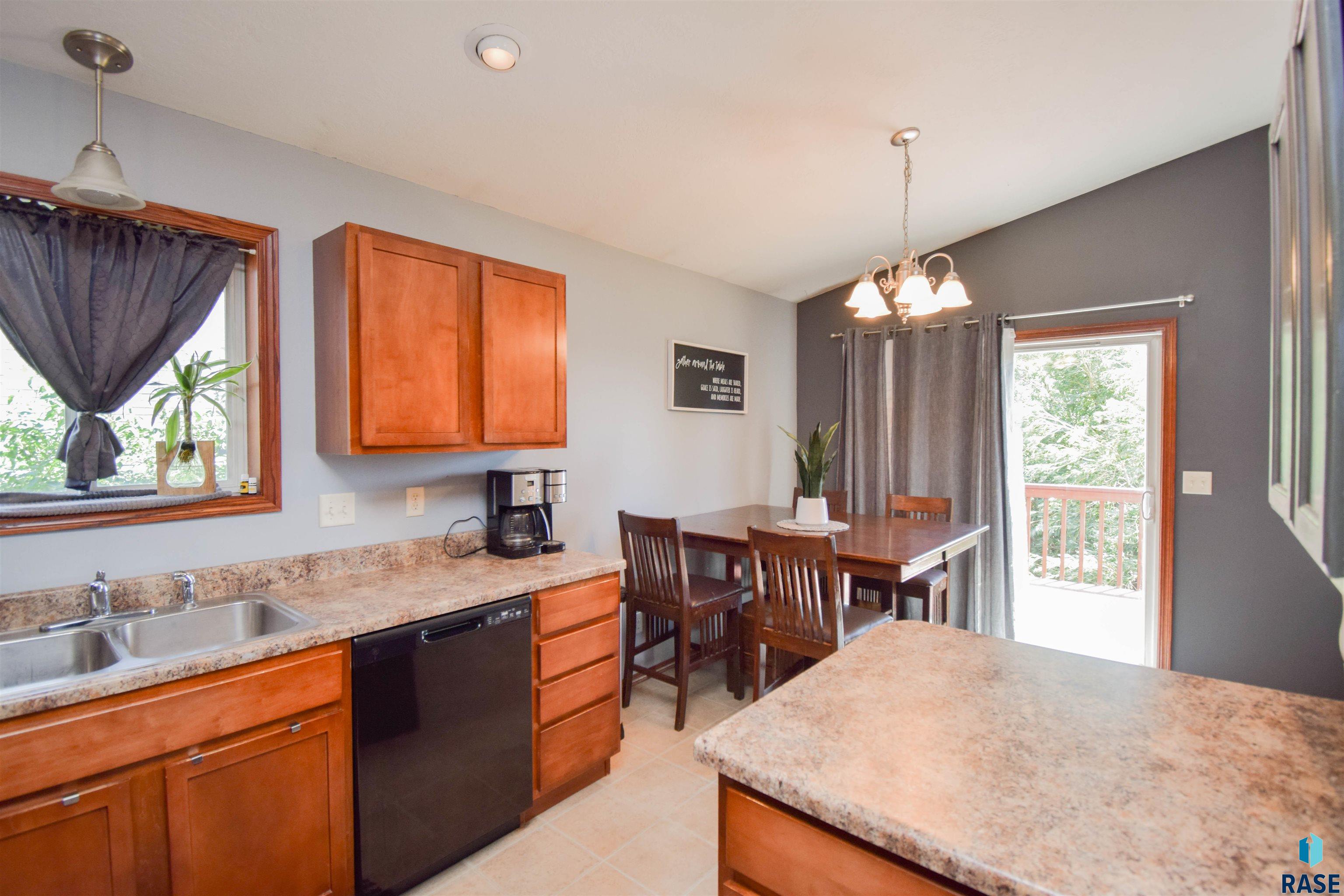 8801 W Nikita Dr