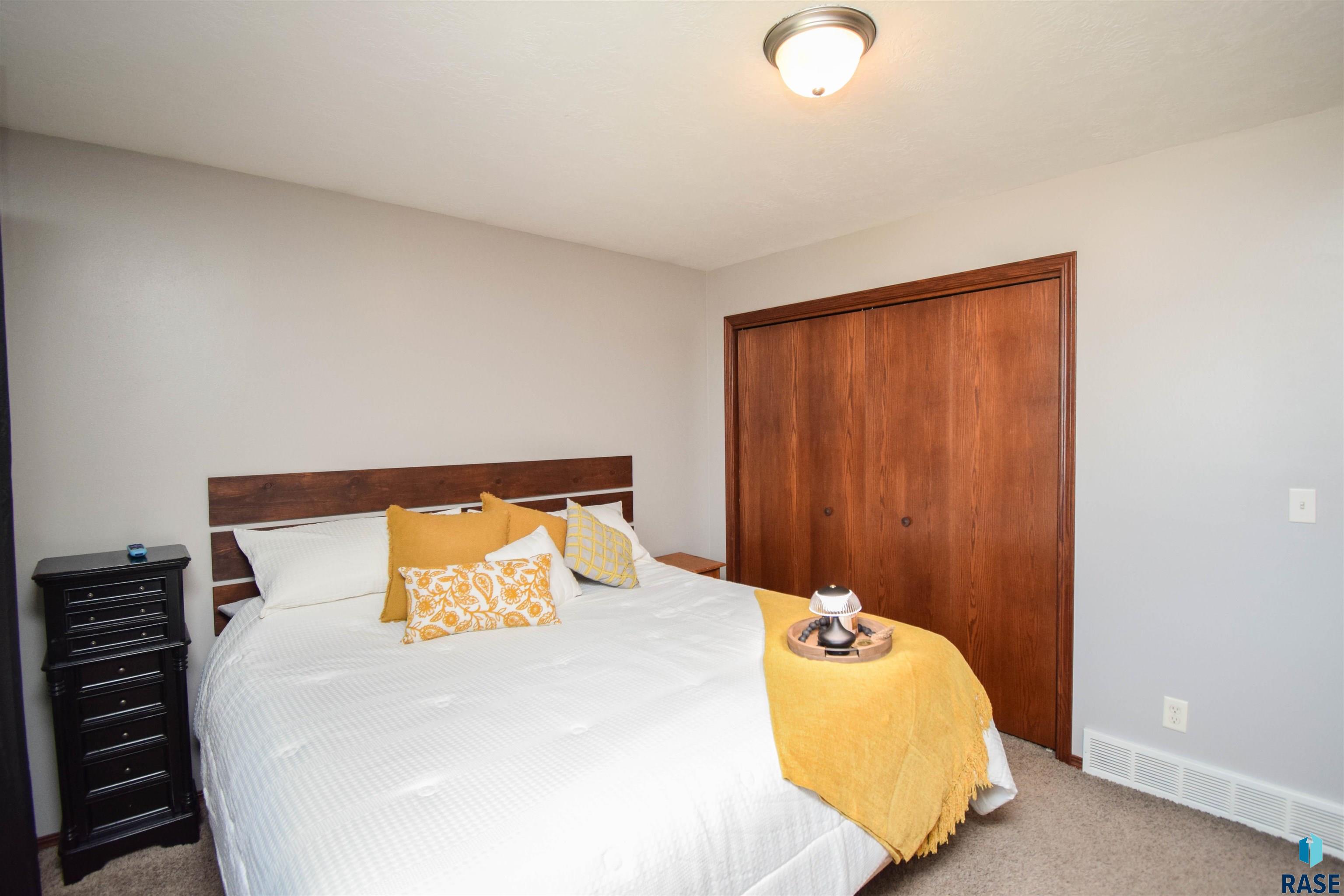 8801 W Nikita Dr