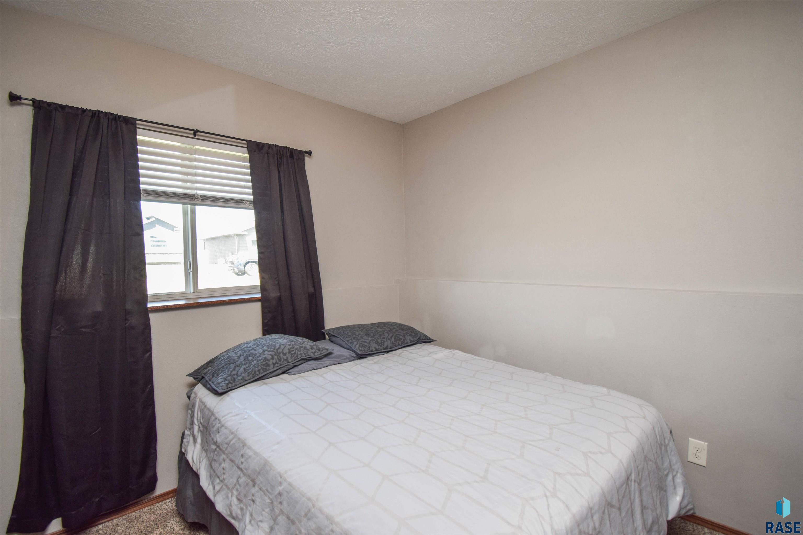 8801 W Nikita Dr