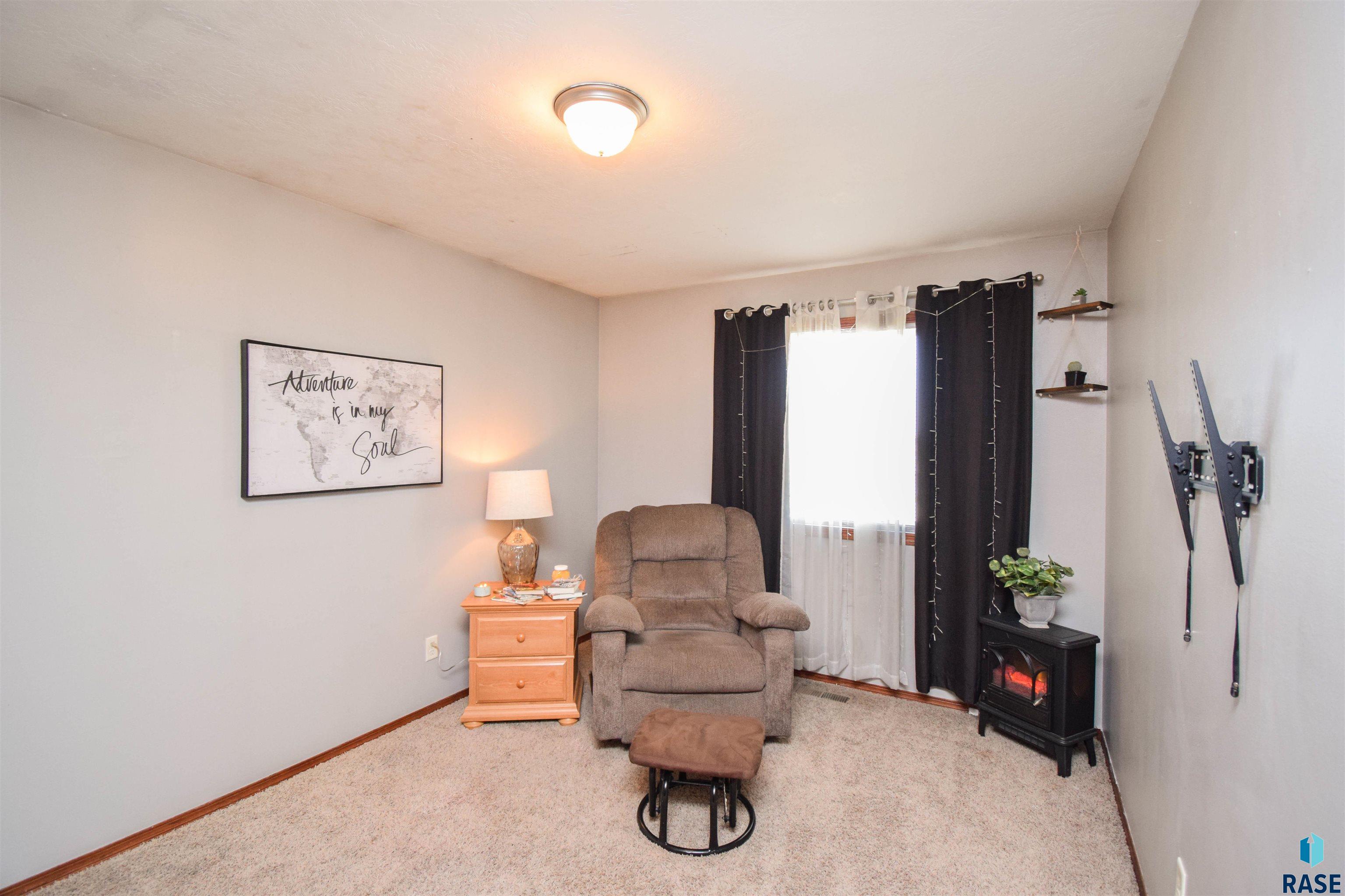 8801 W Nikita Dr