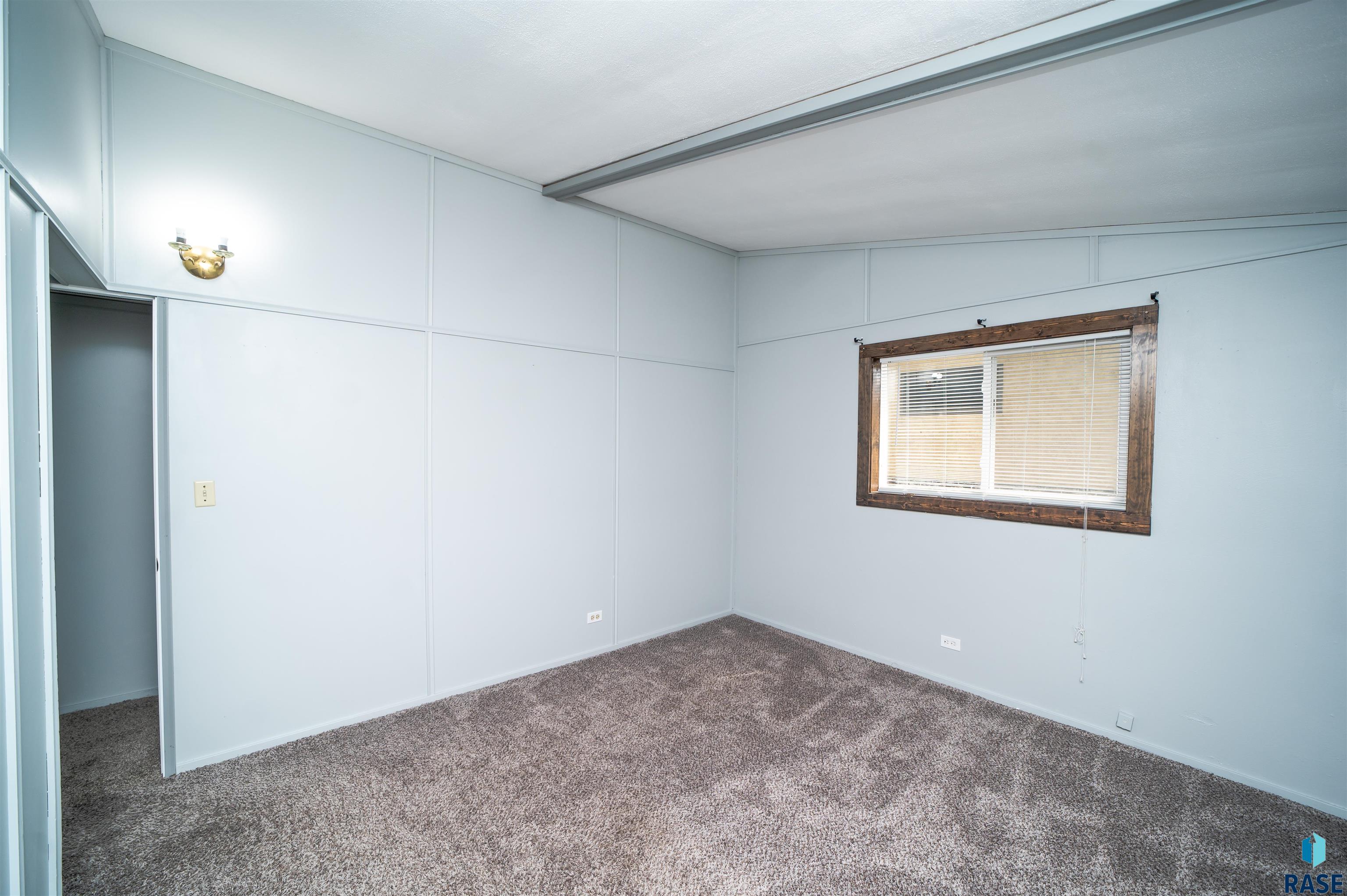 2908 E Klondike Trl