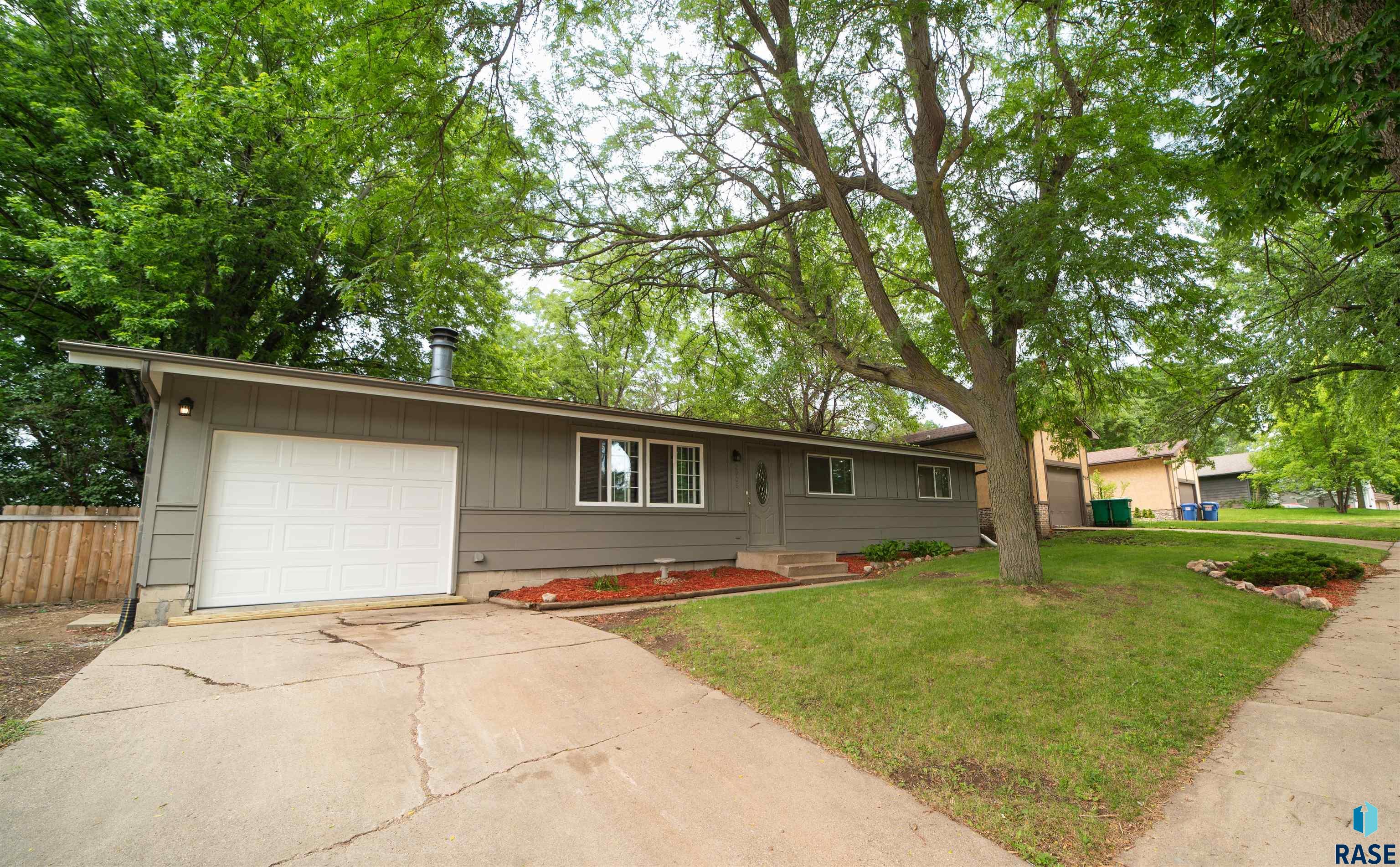 2908 E Klondike Trl