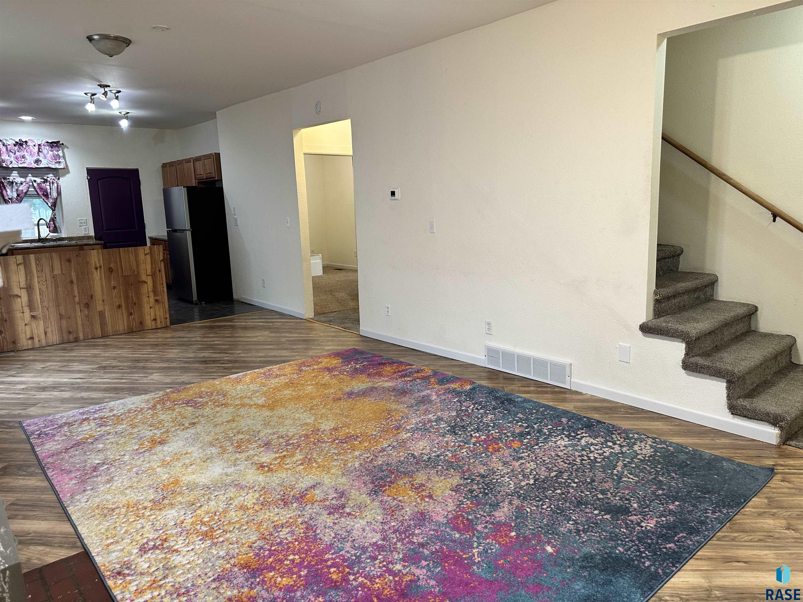 1003 N Dakota Ave