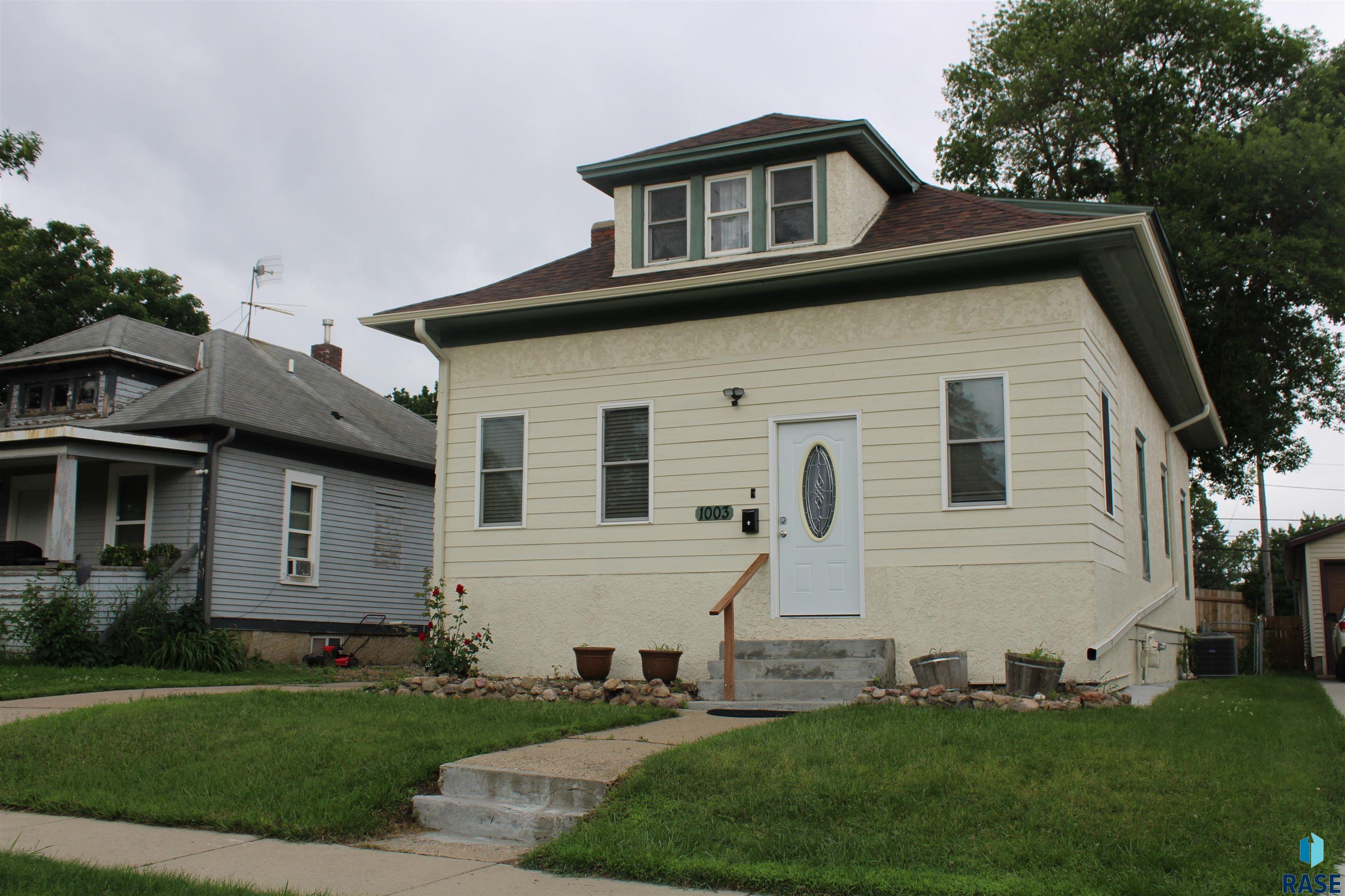 1003 N Dakota Ave