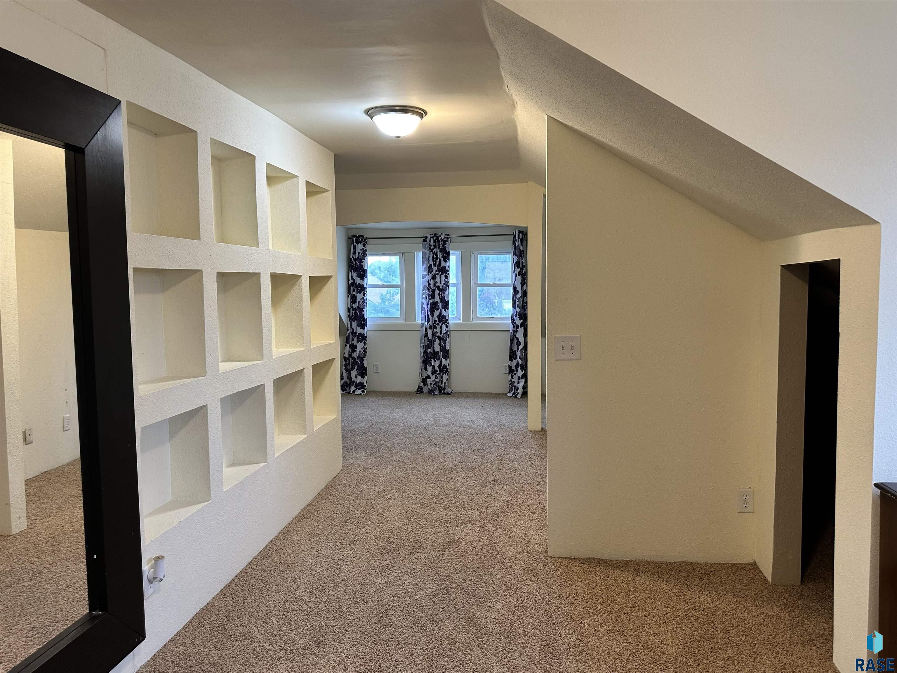 1003 N Dakota Ave