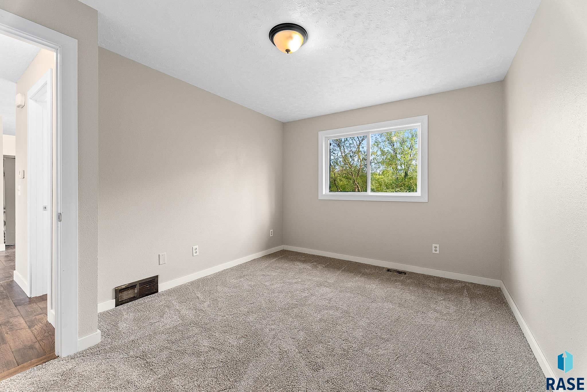 1001 N Homestead Cir