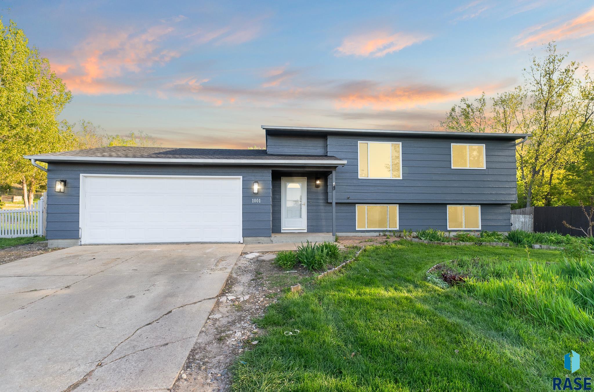 1001 N Homestead Cir