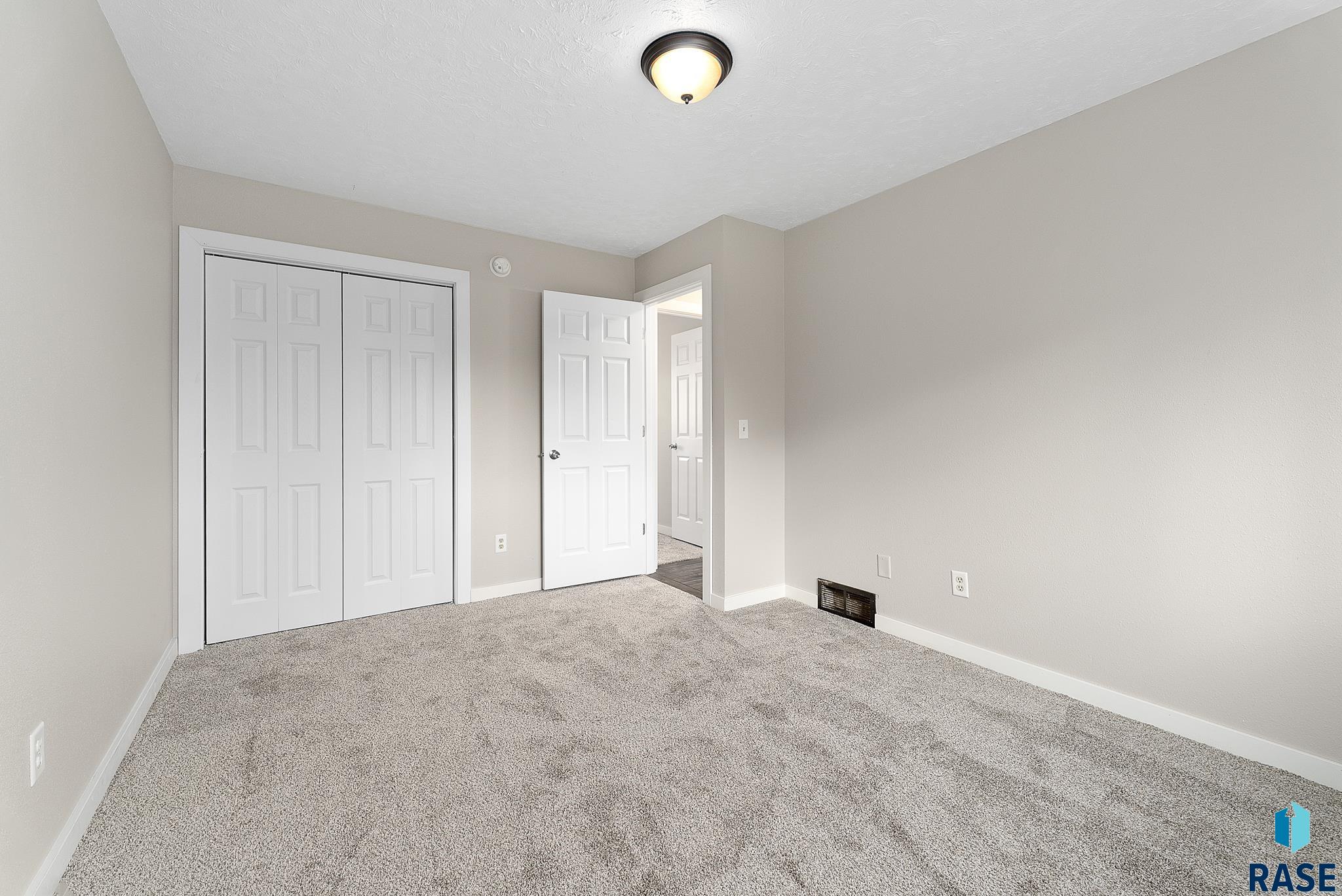 1001 N Homestead Cir