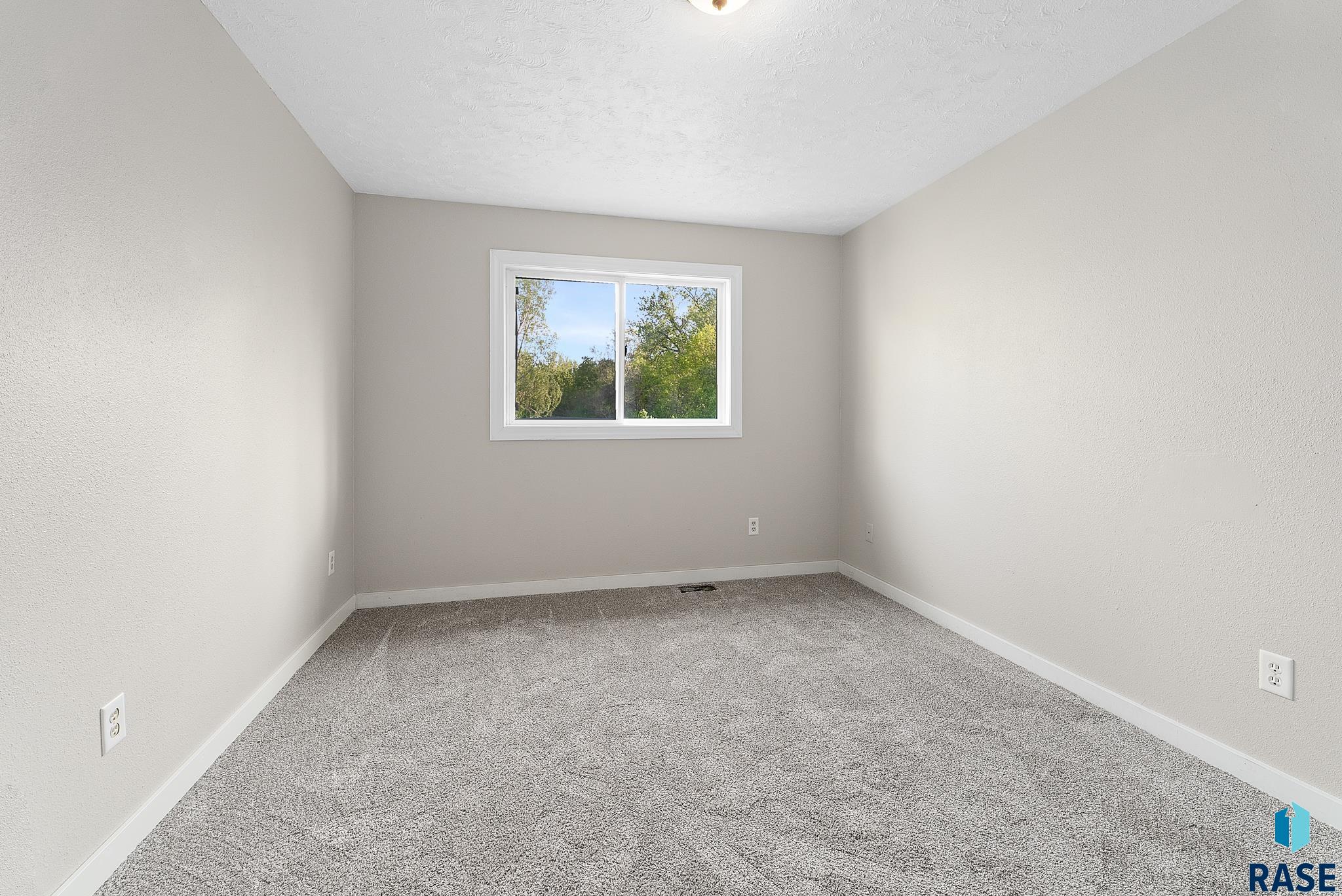 1001 N Homestead Cir