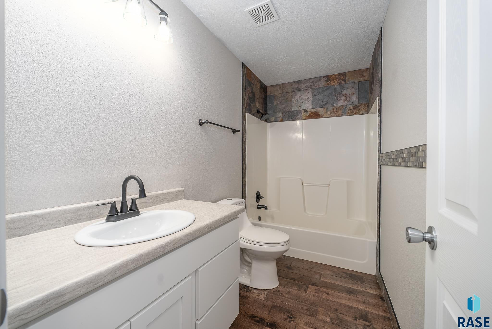 1001 N Homestead Cir