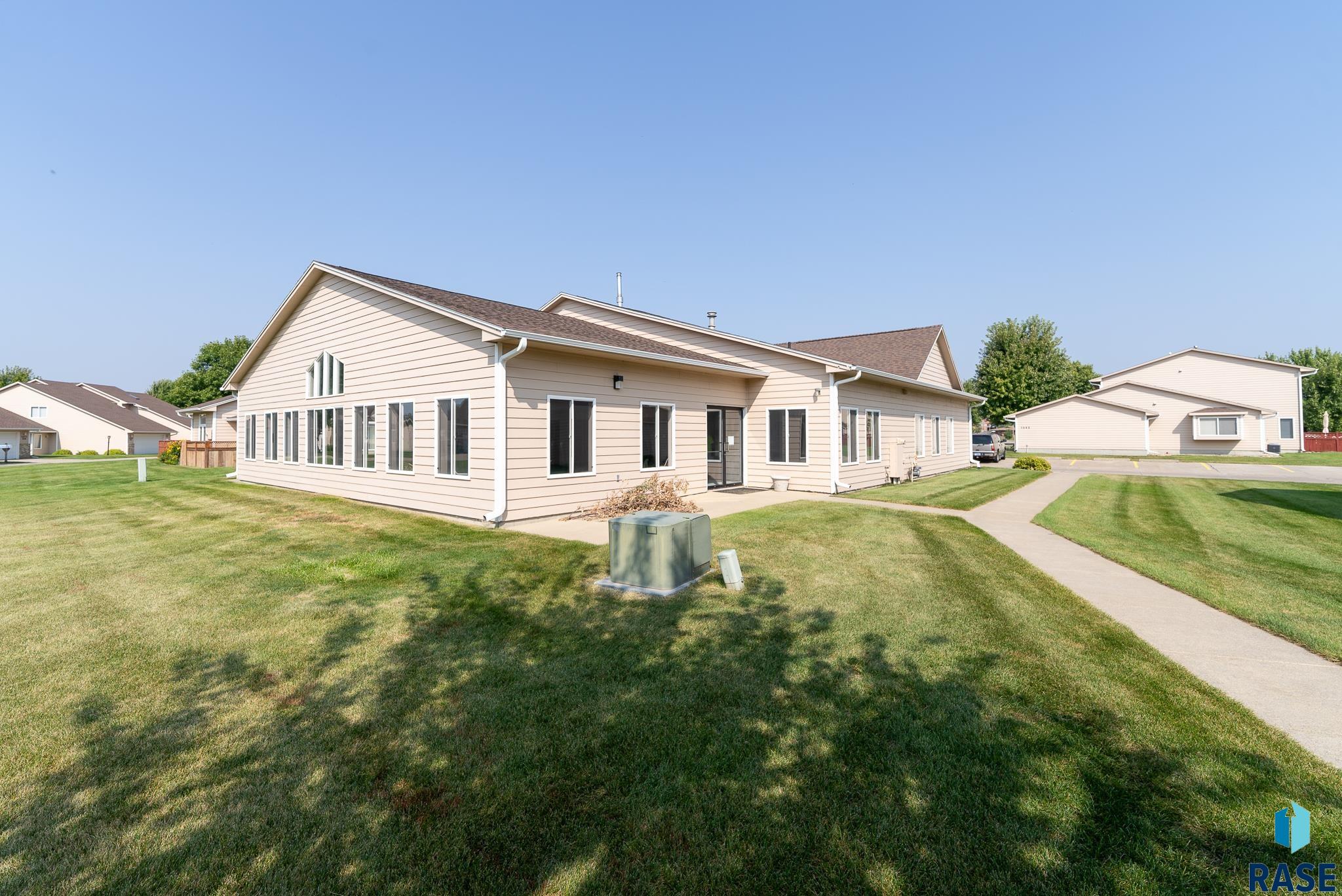 1909 S Sertoma Ave Unit: 103