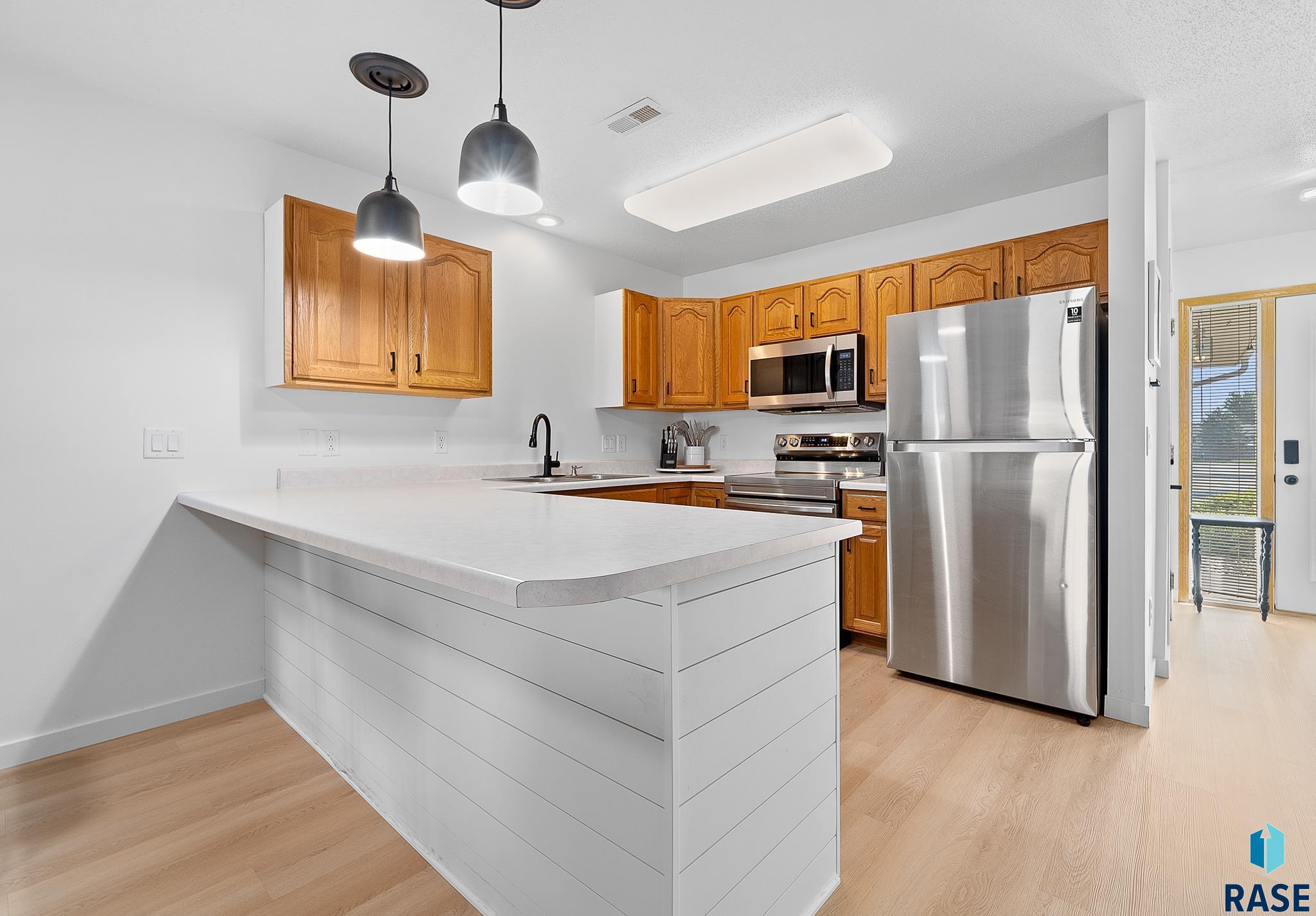 1909 S Sertoma Ave Unit: 103