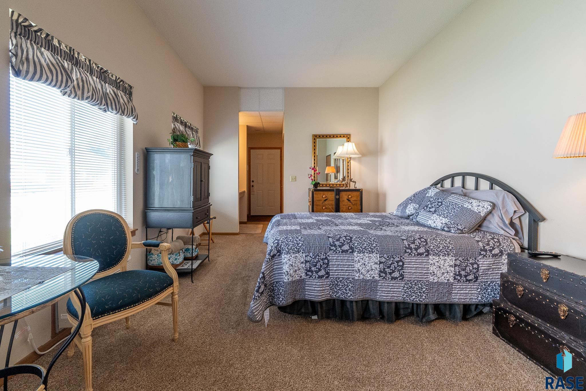 1909 S Sertoma Ave Unit: 103