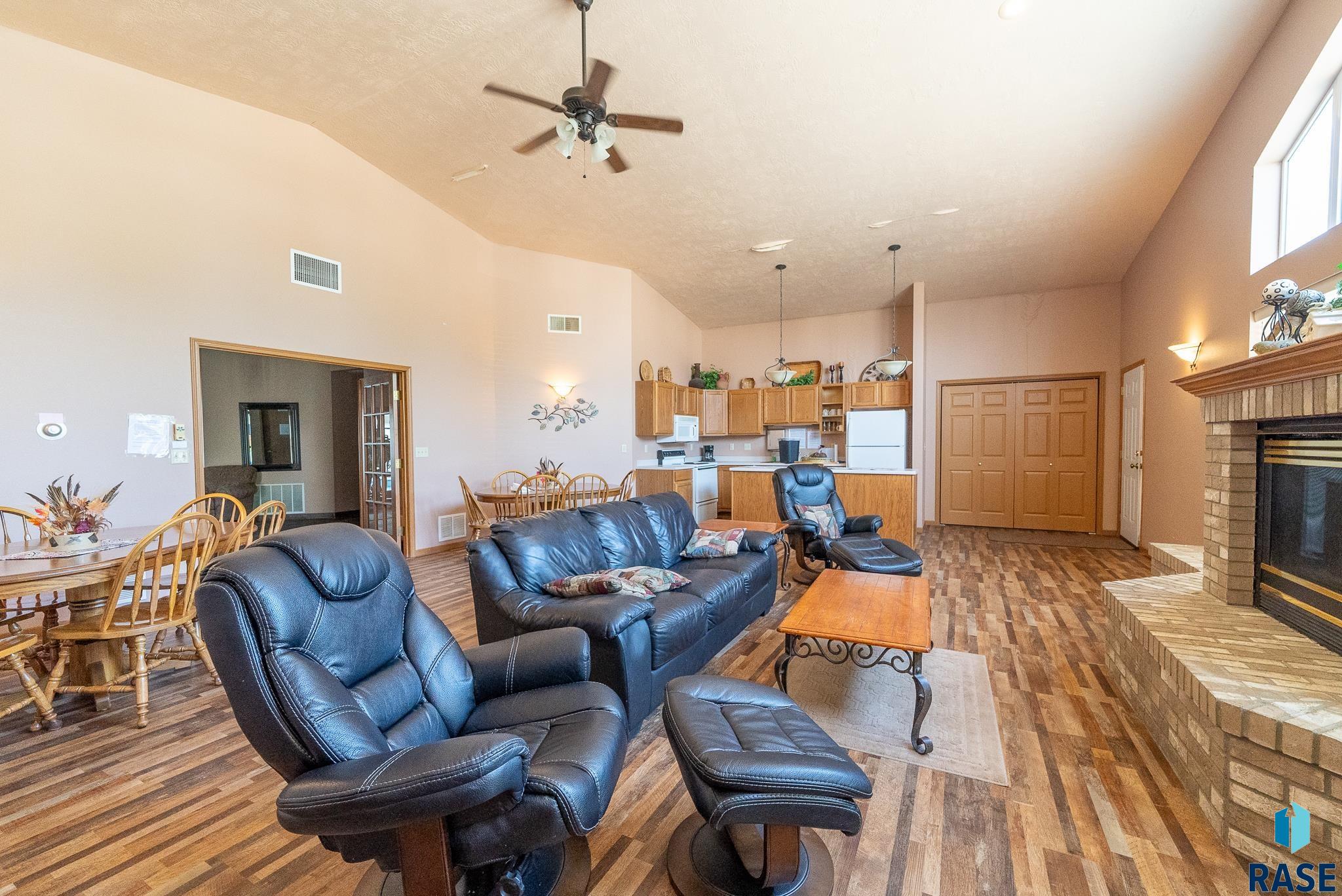 1909 S Sertoma Ave Unit: 103