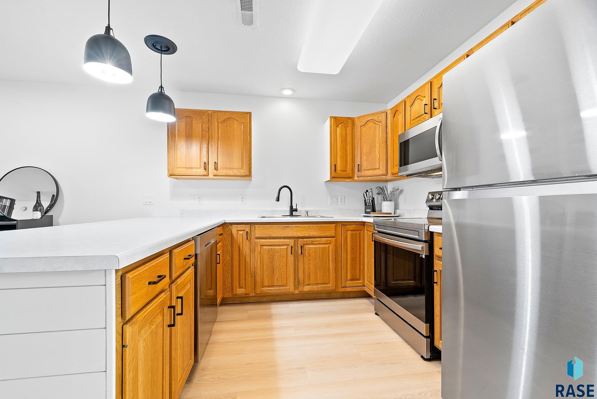 1909 S Sertoma Ave Unit: 103