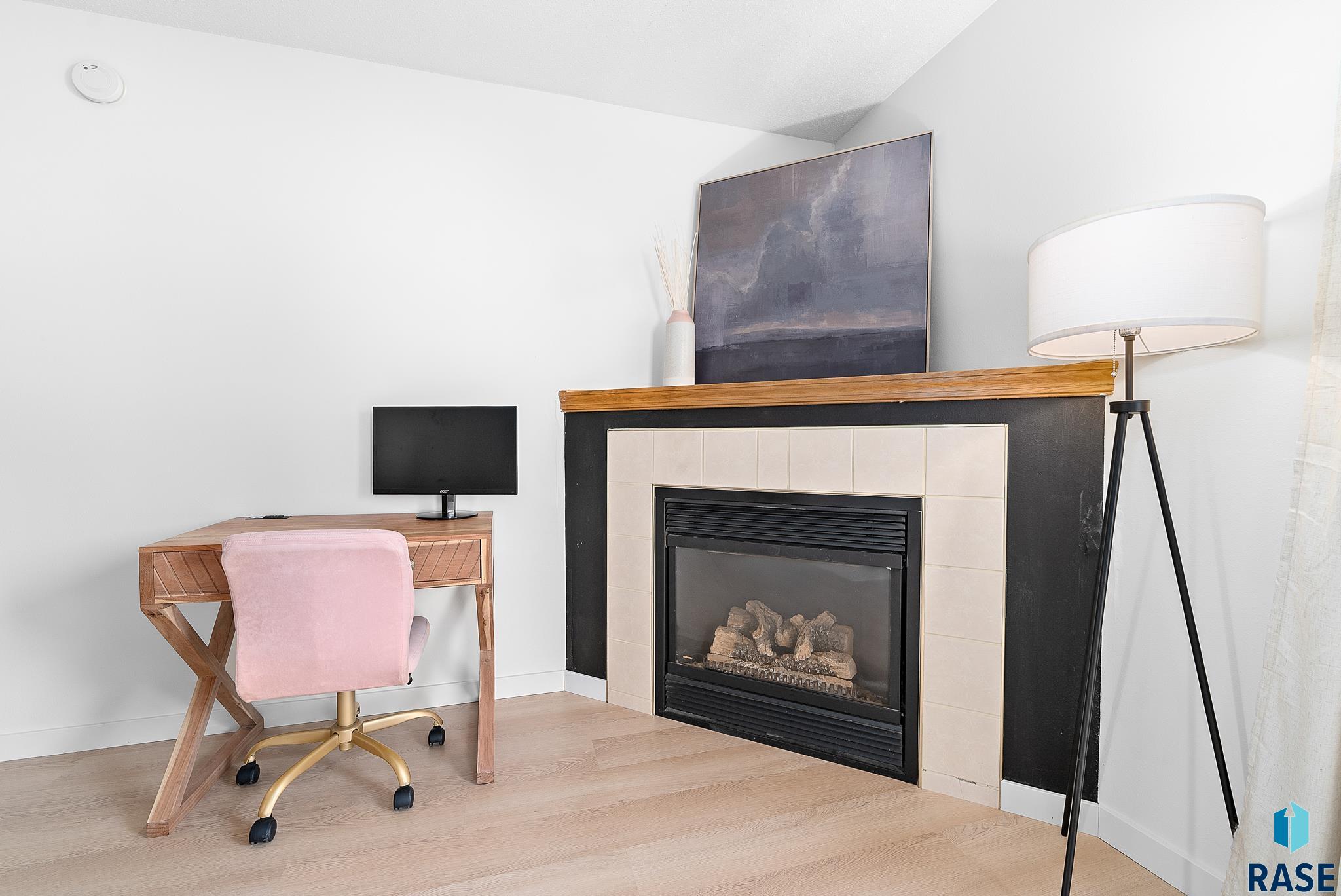 1909 S Sertoma Ave Unit: 103