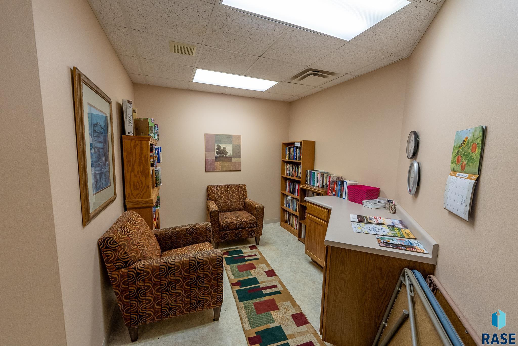 1909 S Sertoma Ave Unit: 103