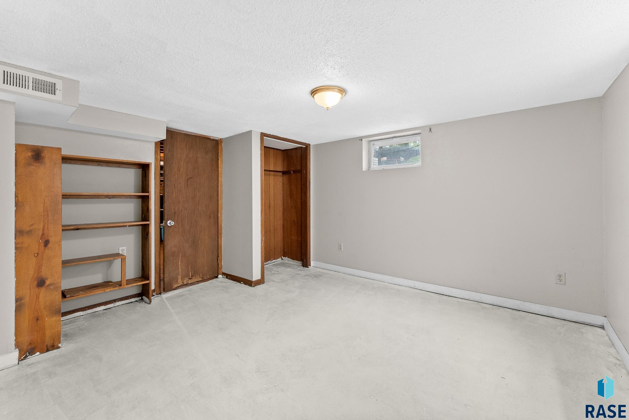 3203 Norton Ave