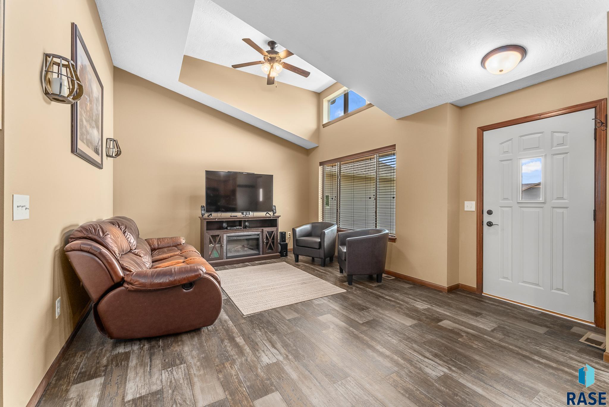 416 Lien Ave