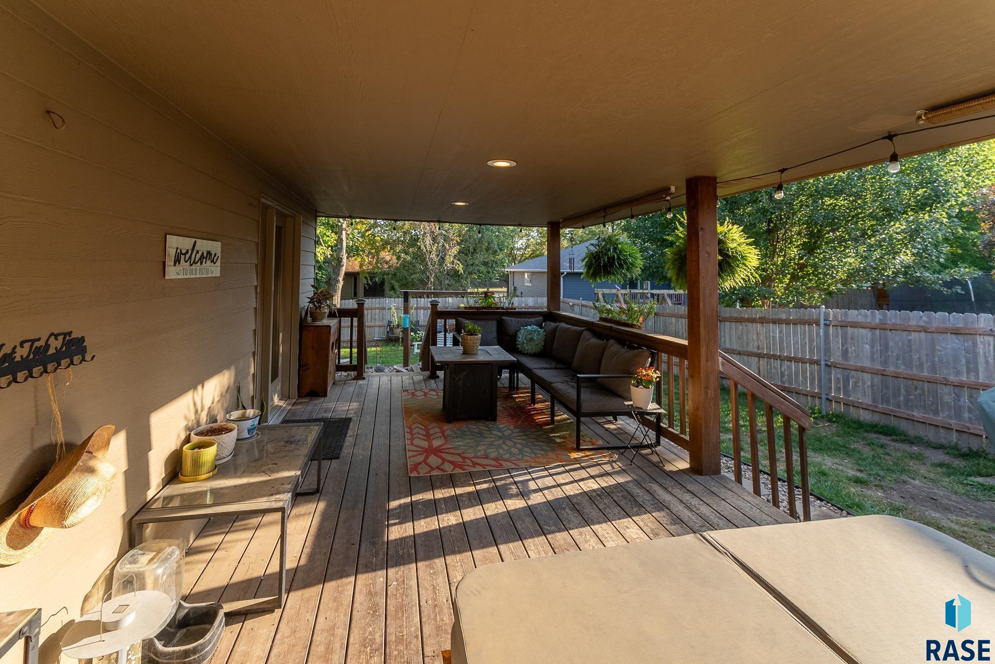 807 E Walnut St