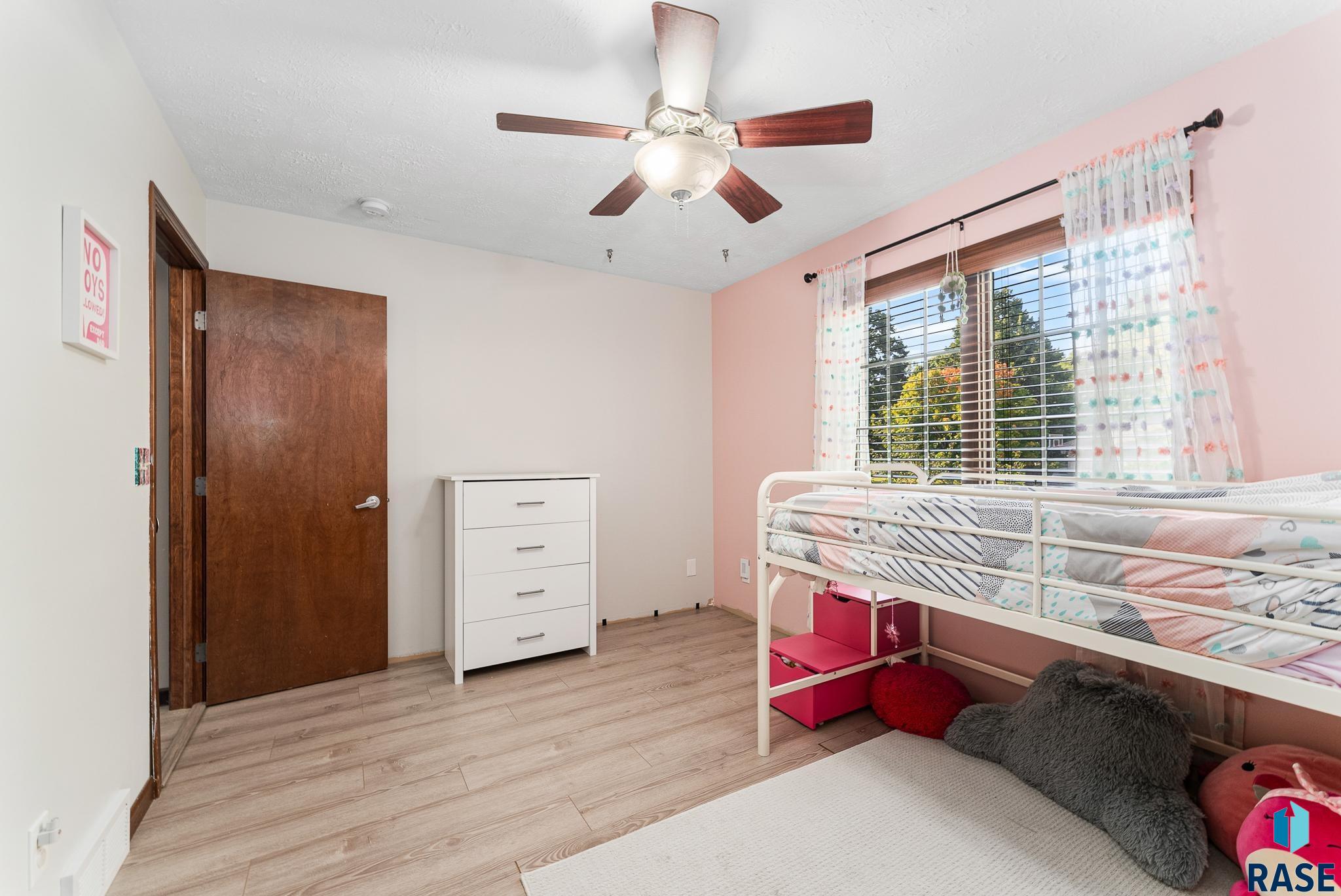 807 E Walnut St