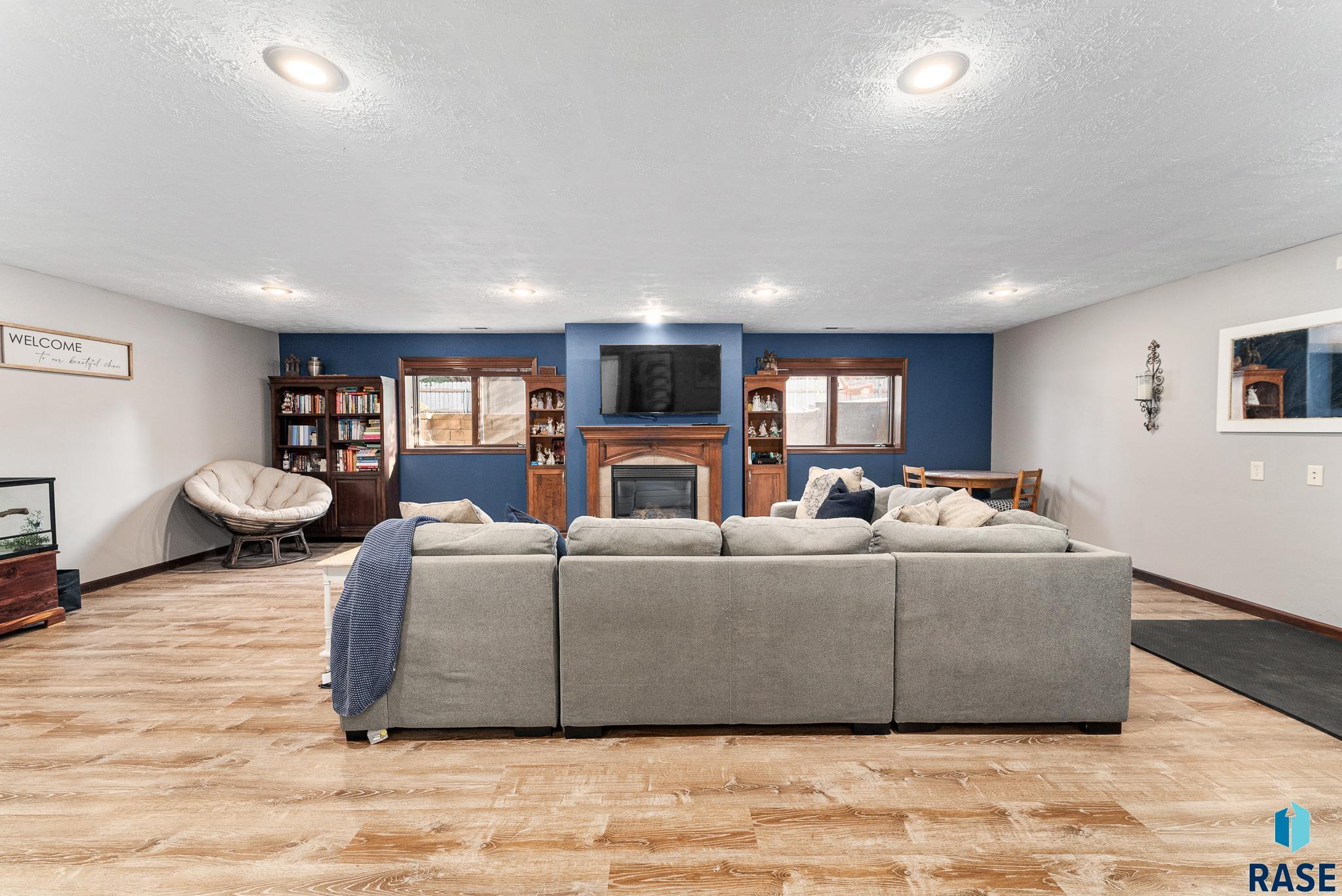 807 E Walnut St