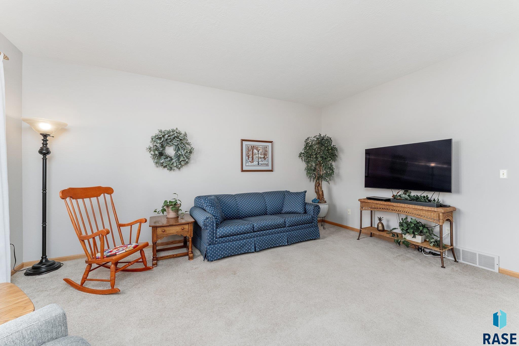 5029 E Brennan Dr