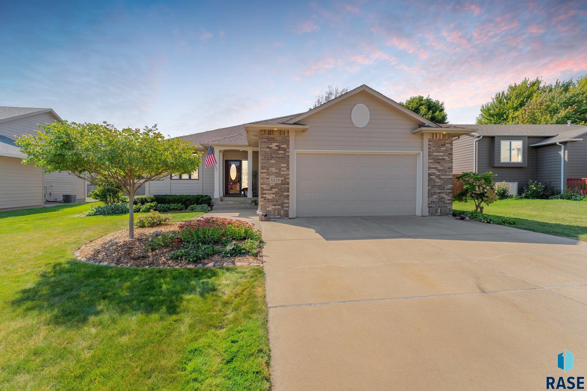 5029 E Brennan Dr