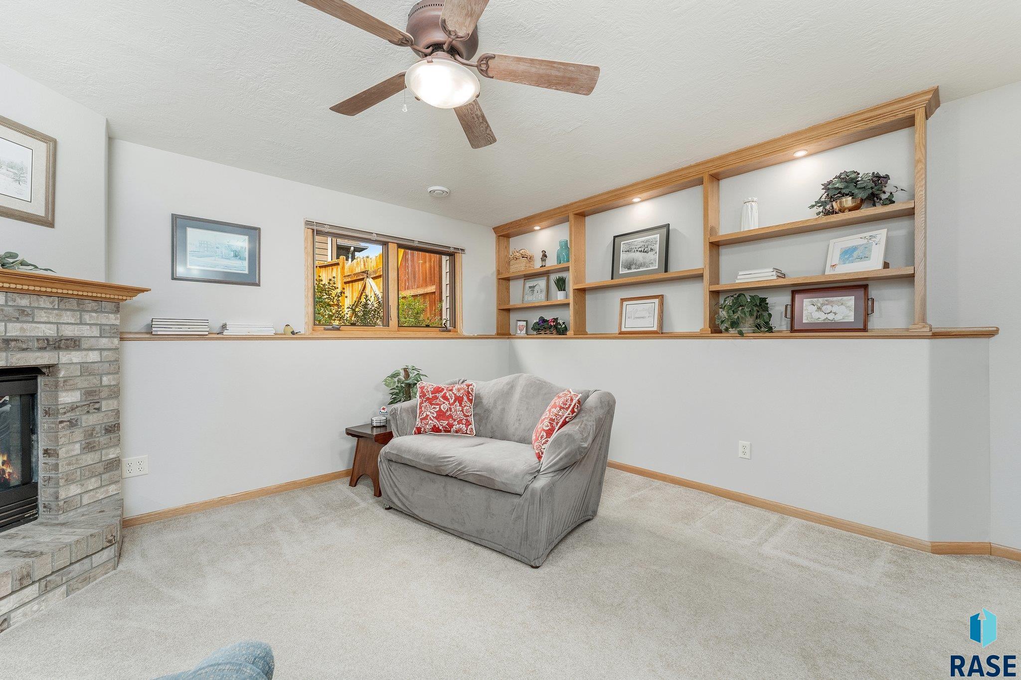 5029 E Brennan Dr