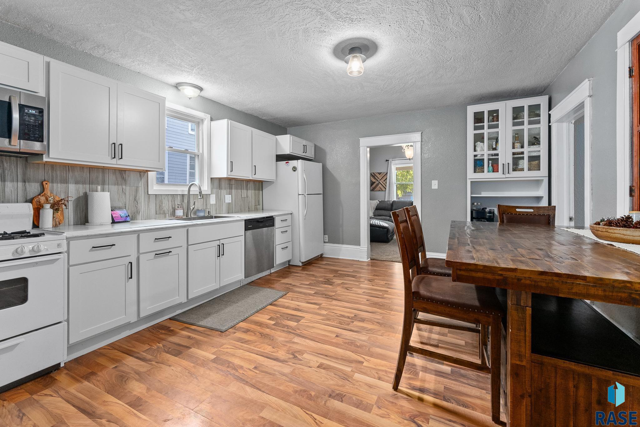 220 W Rummel Ave