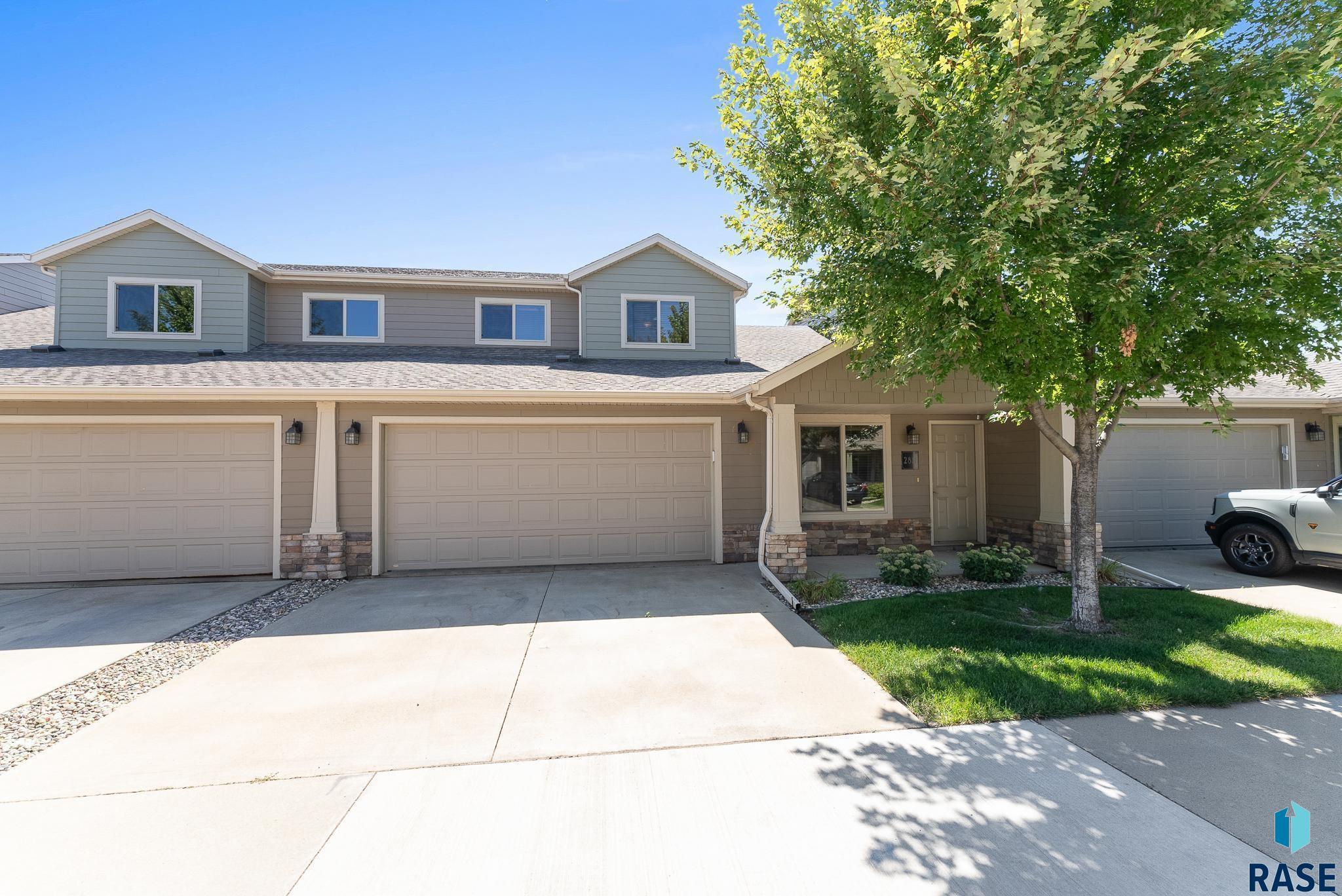 2811 E Fieldstone Pl