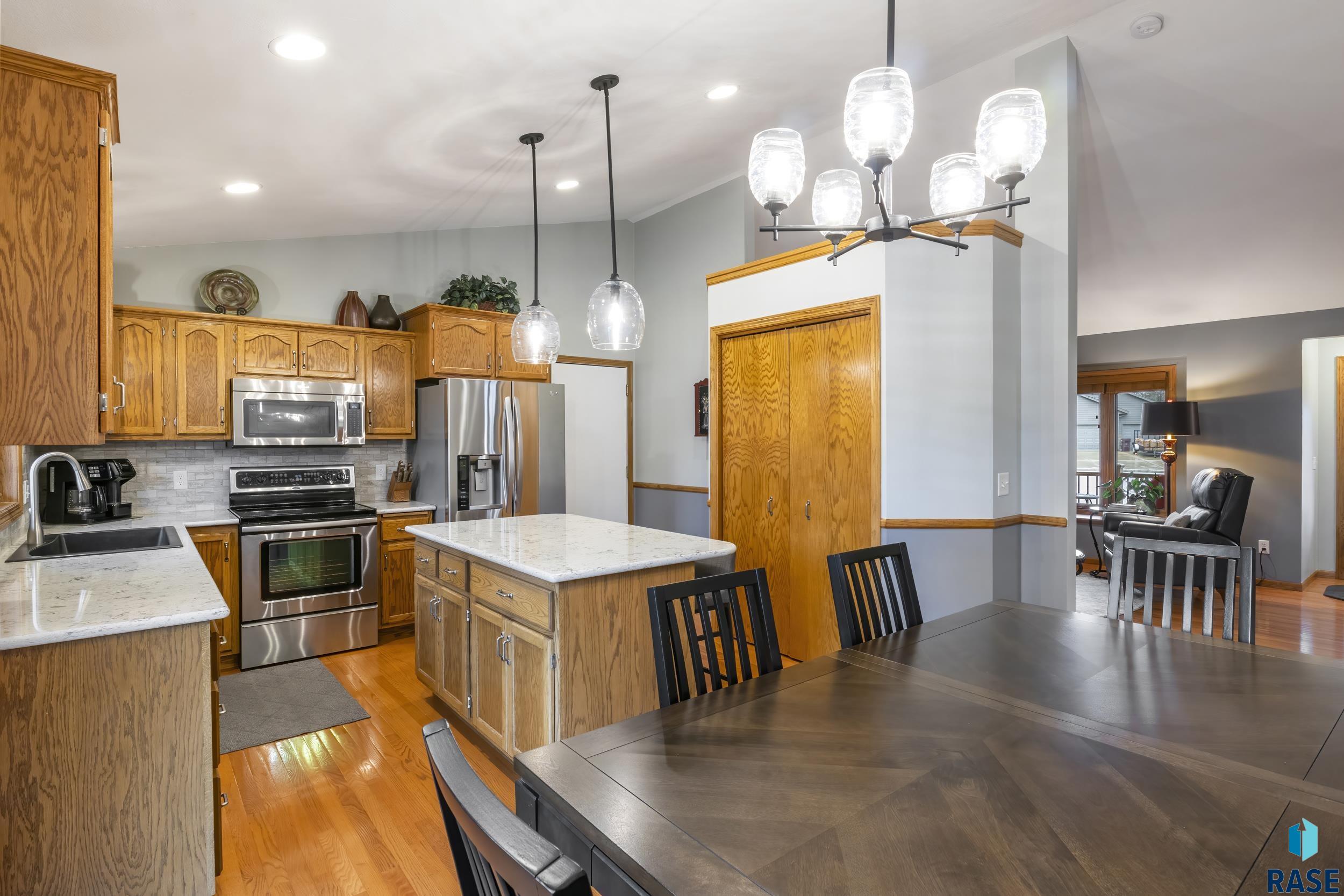 2020 S Thatcher Cir
