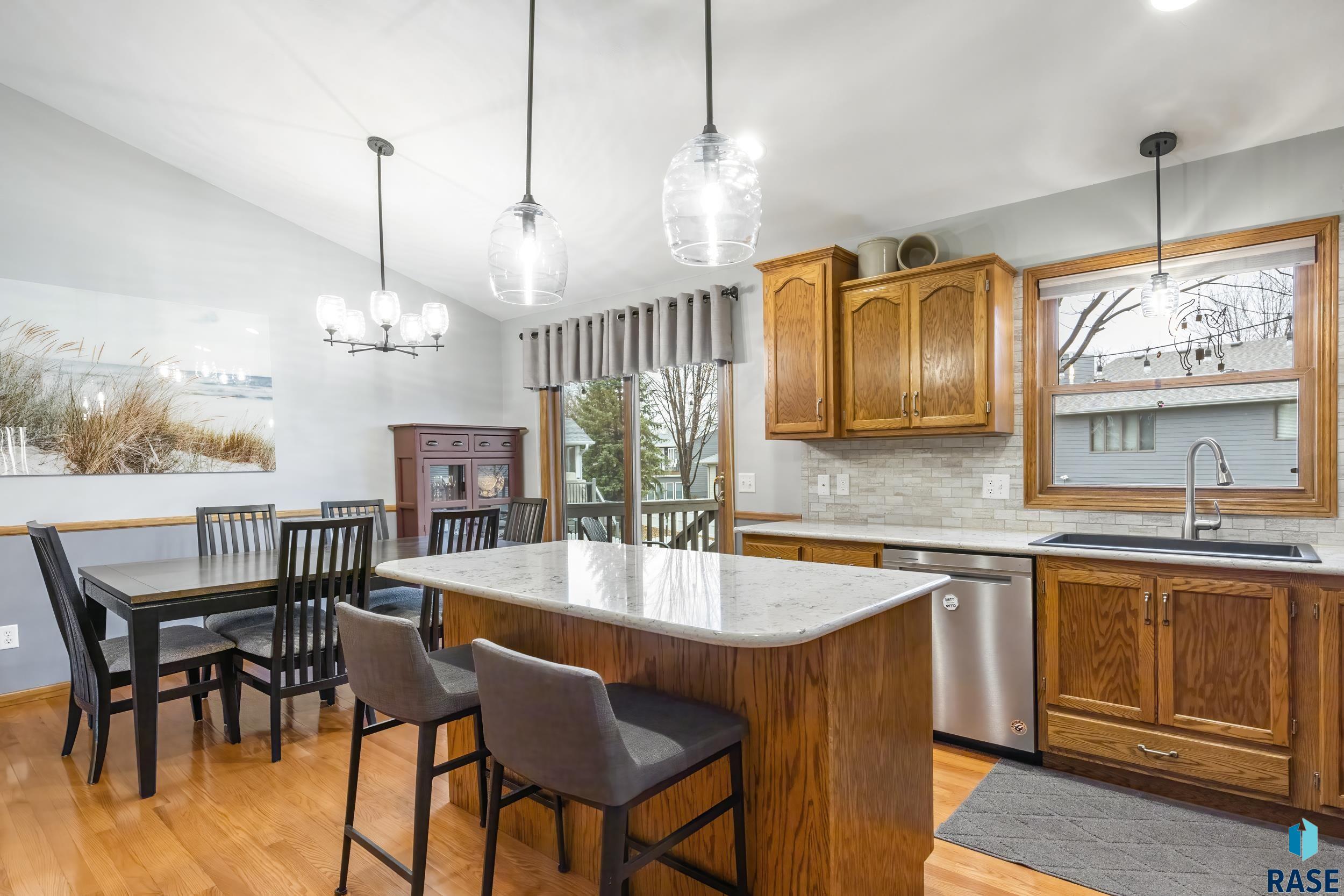 2020 S Thatcher Cir