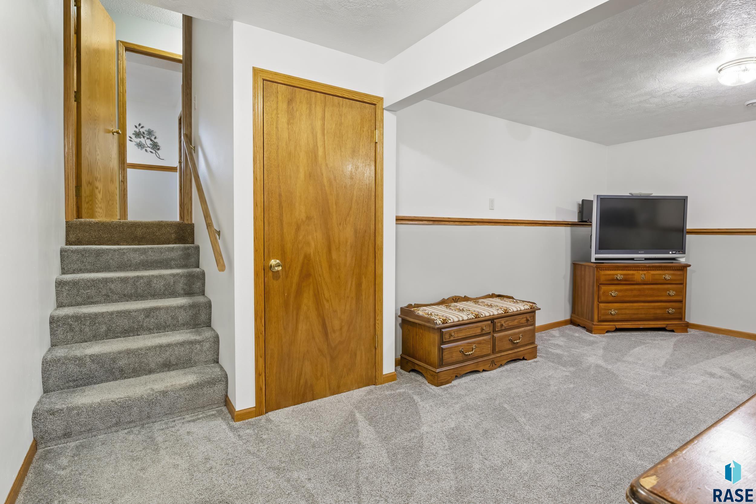 2020 S Thatcher Cir