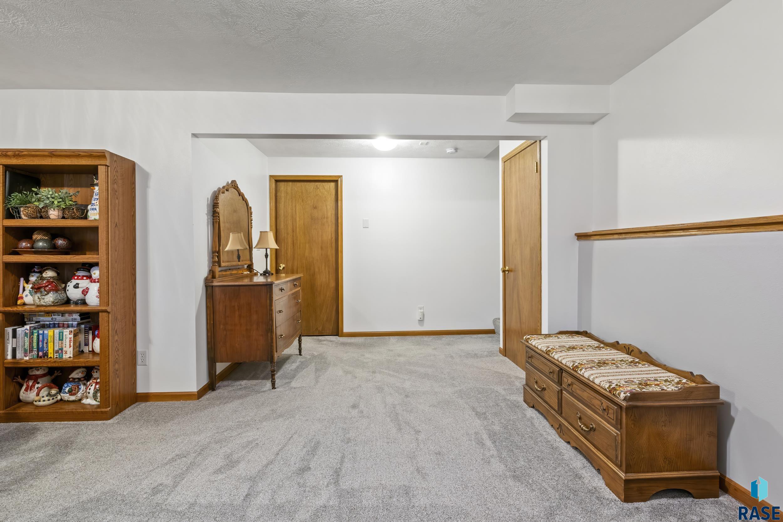 2020 S Thatcher Cir