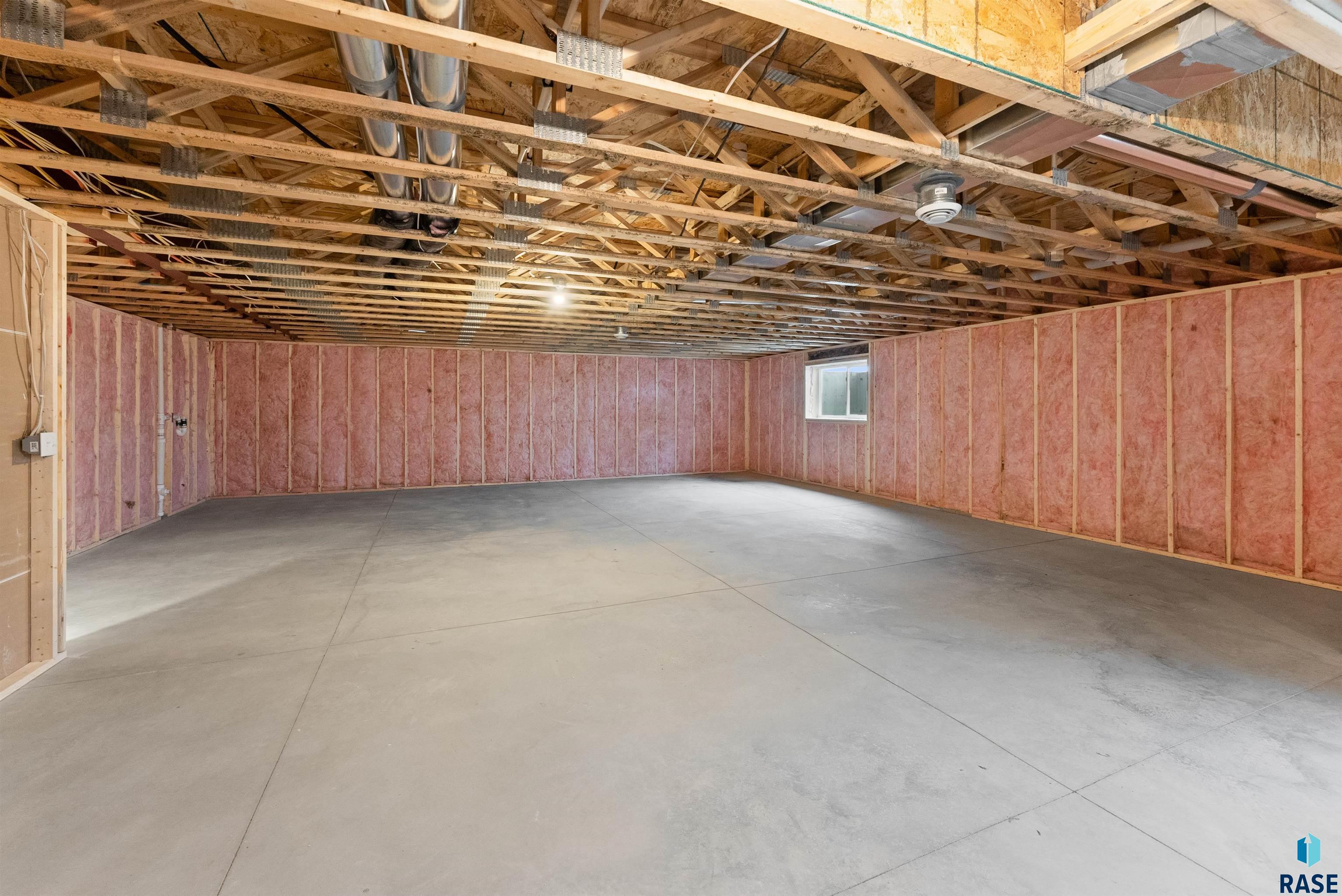 2900 N Thompson Ave