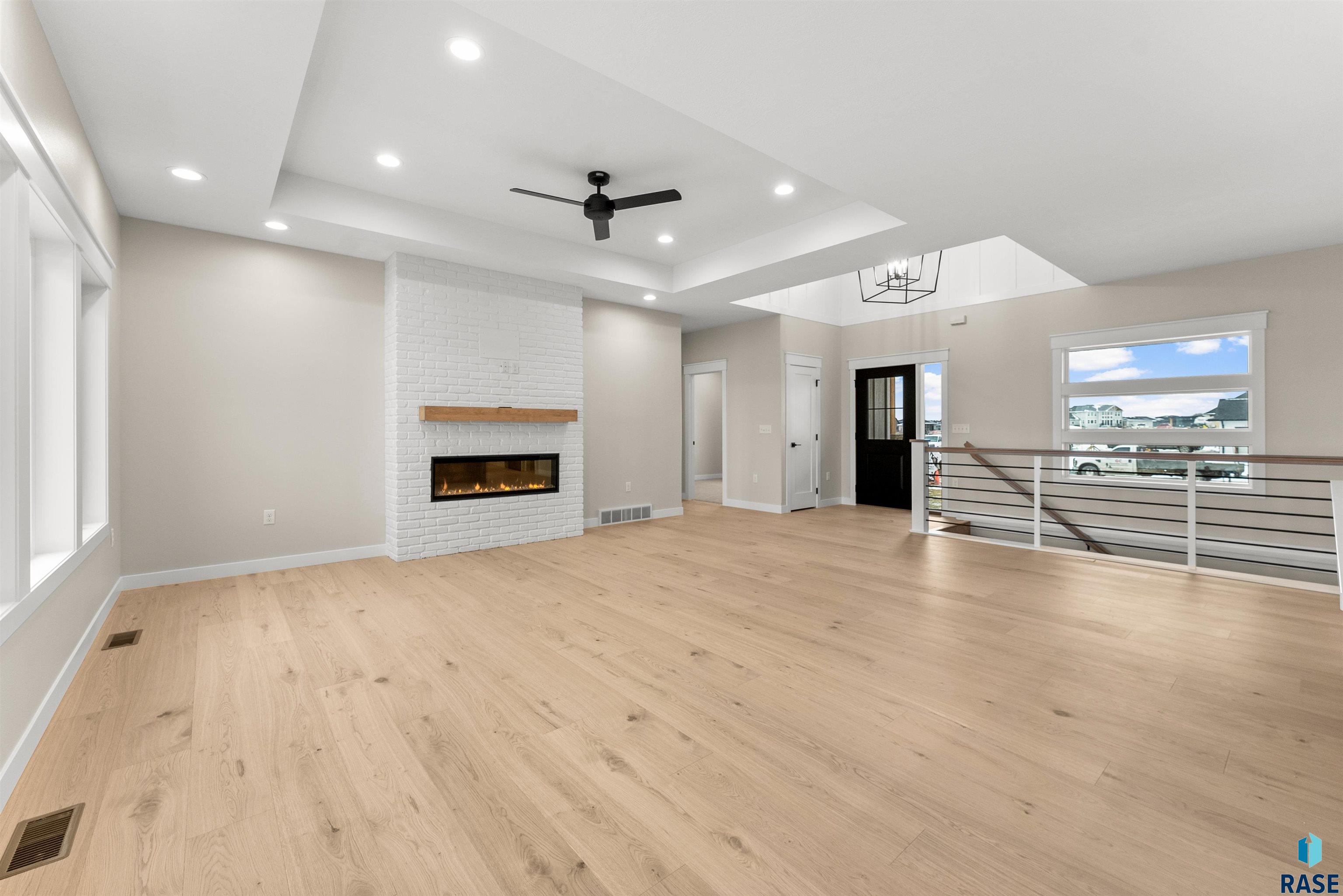 2900 N Thompson Ave