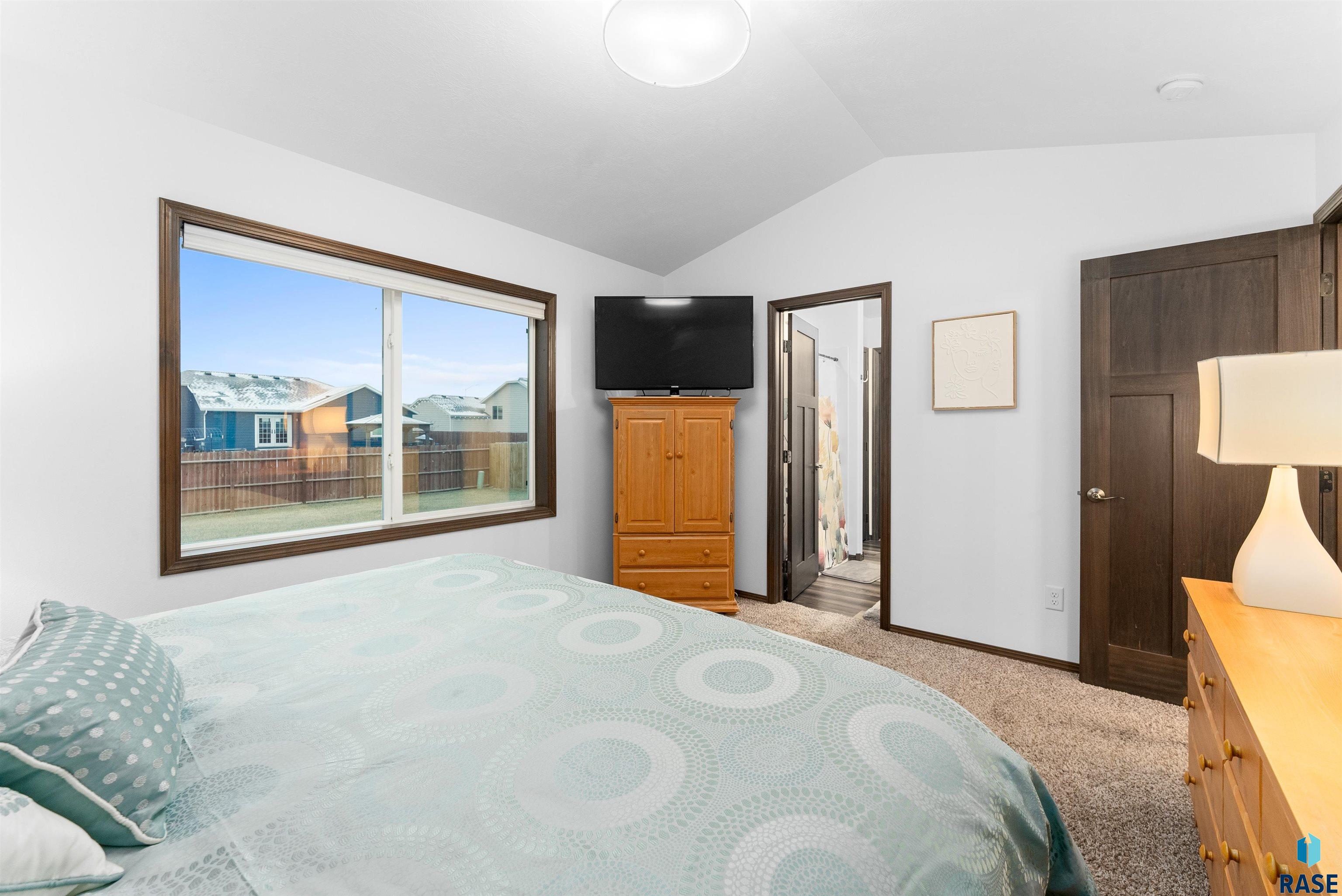 6405 S Hannby Trl