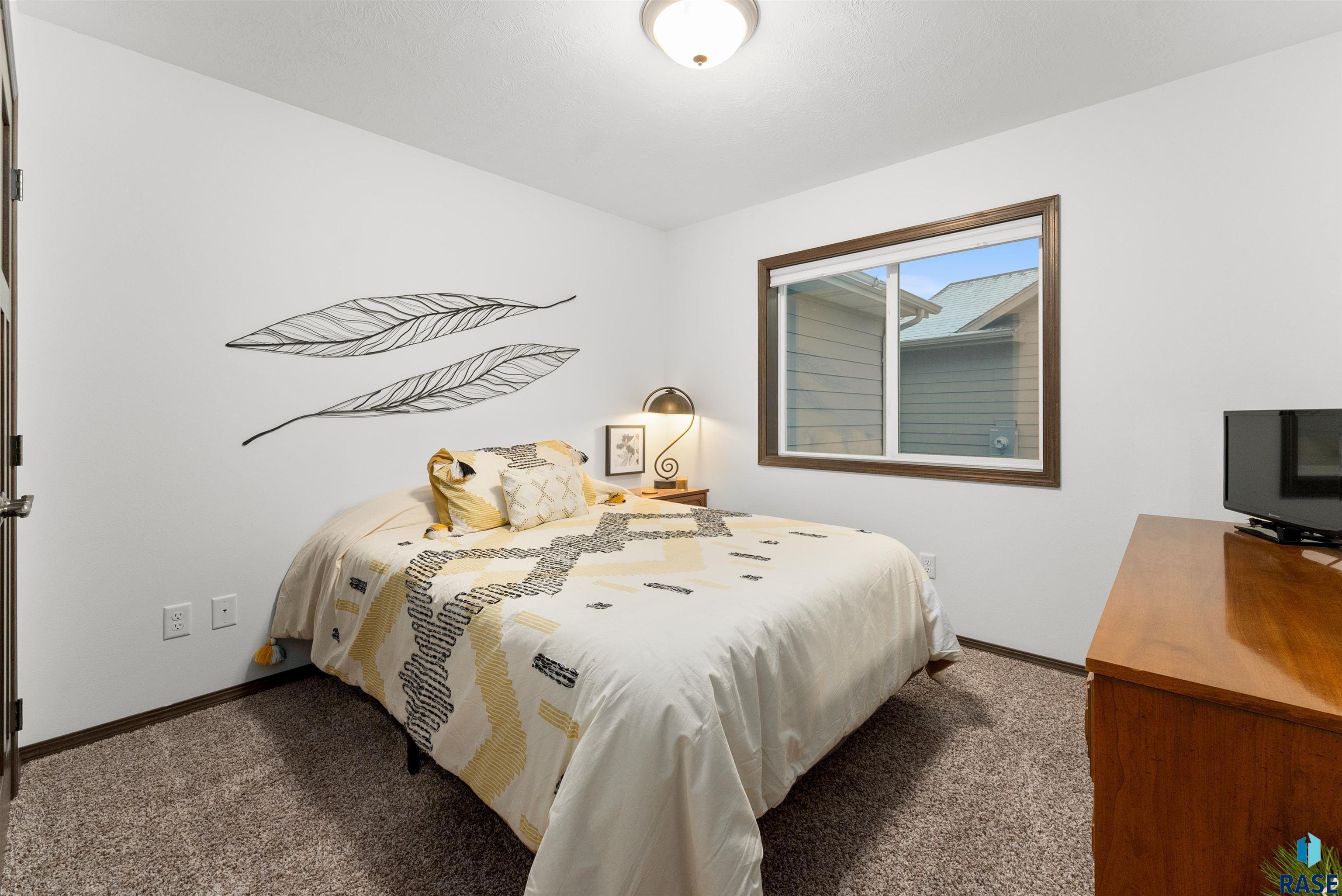 6405 S Hannby Trl