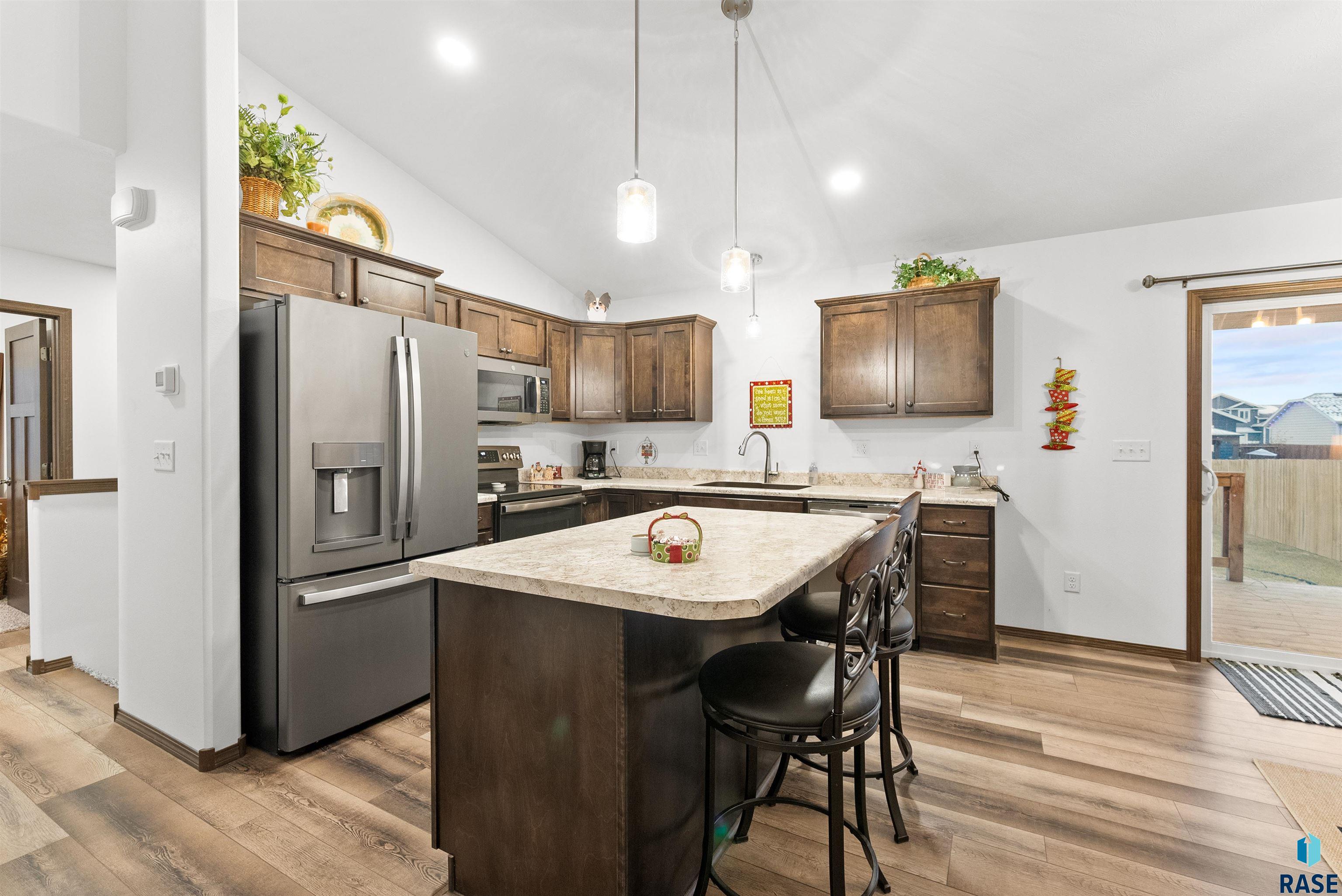 6405 S Hannby Trl