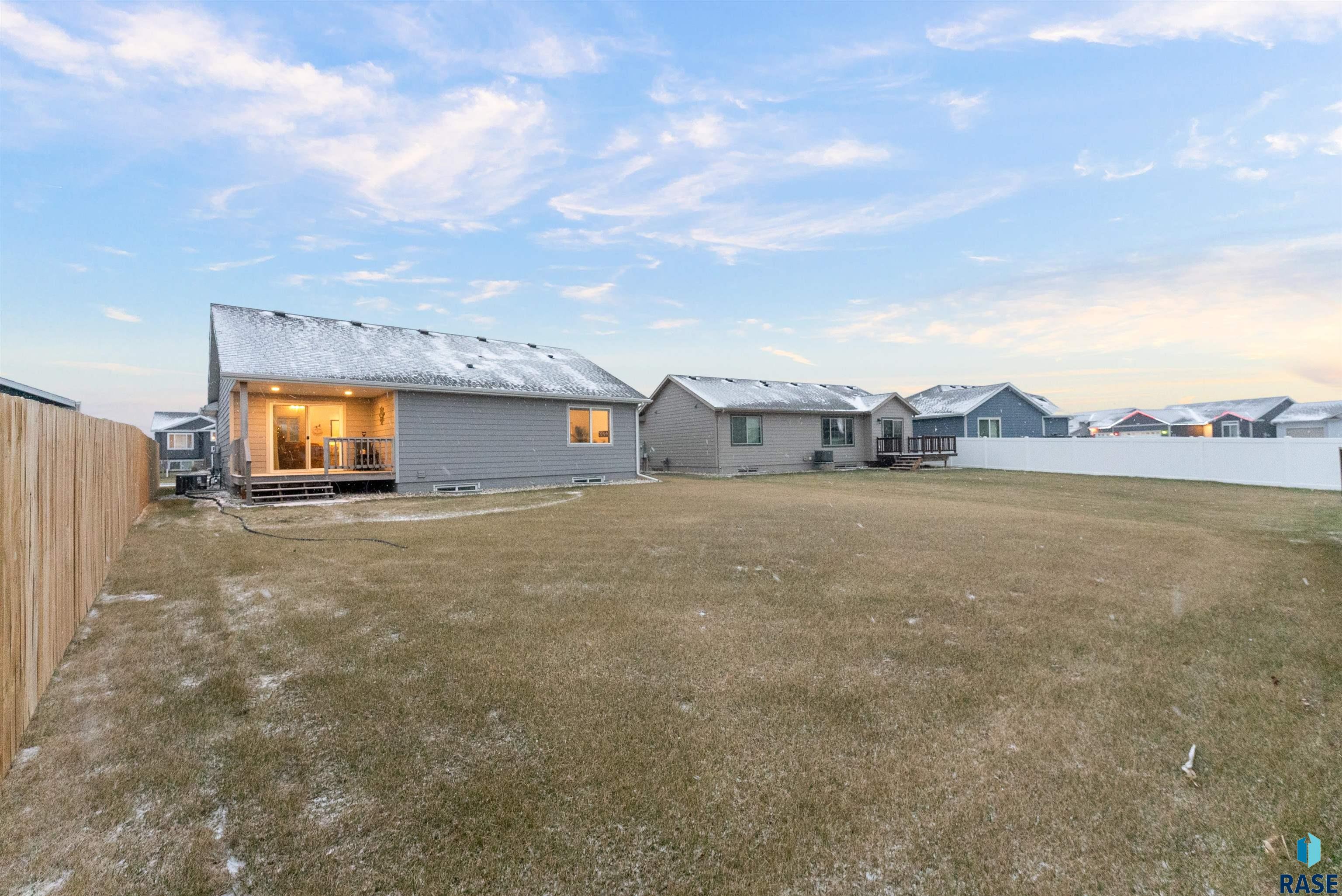 6405 S Hannby Trl