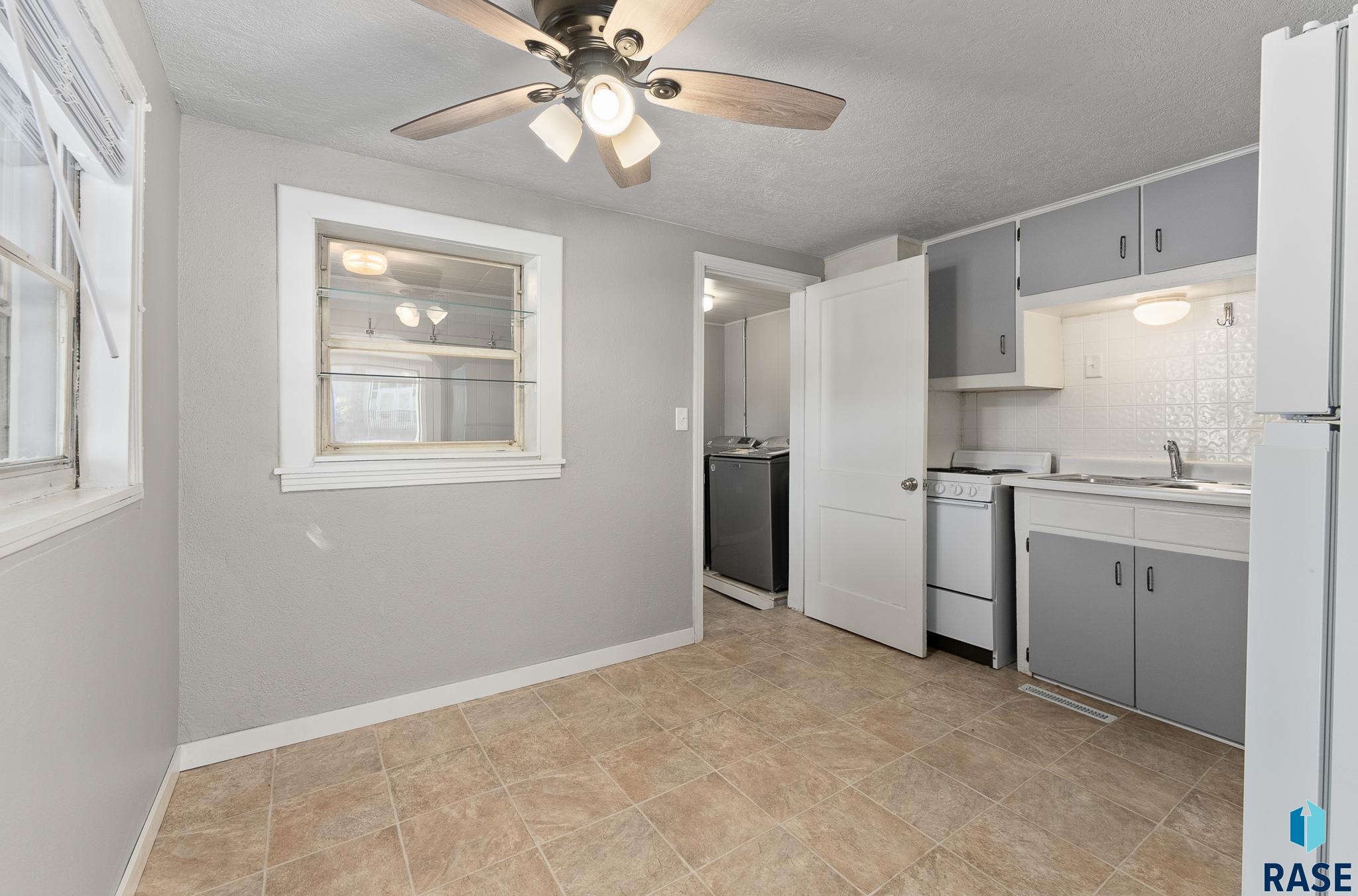 1700 E Austin St