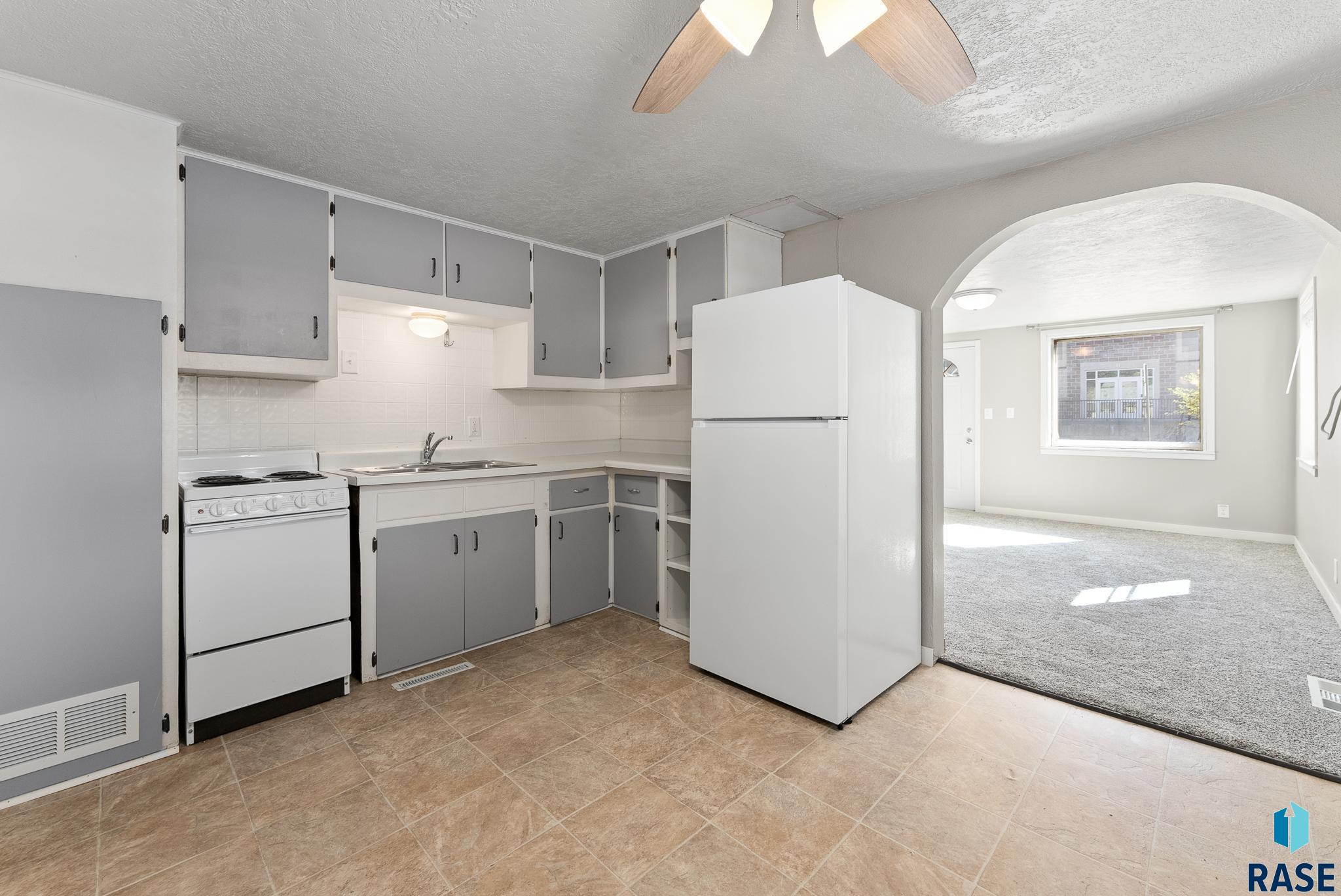 1700 E Austin St