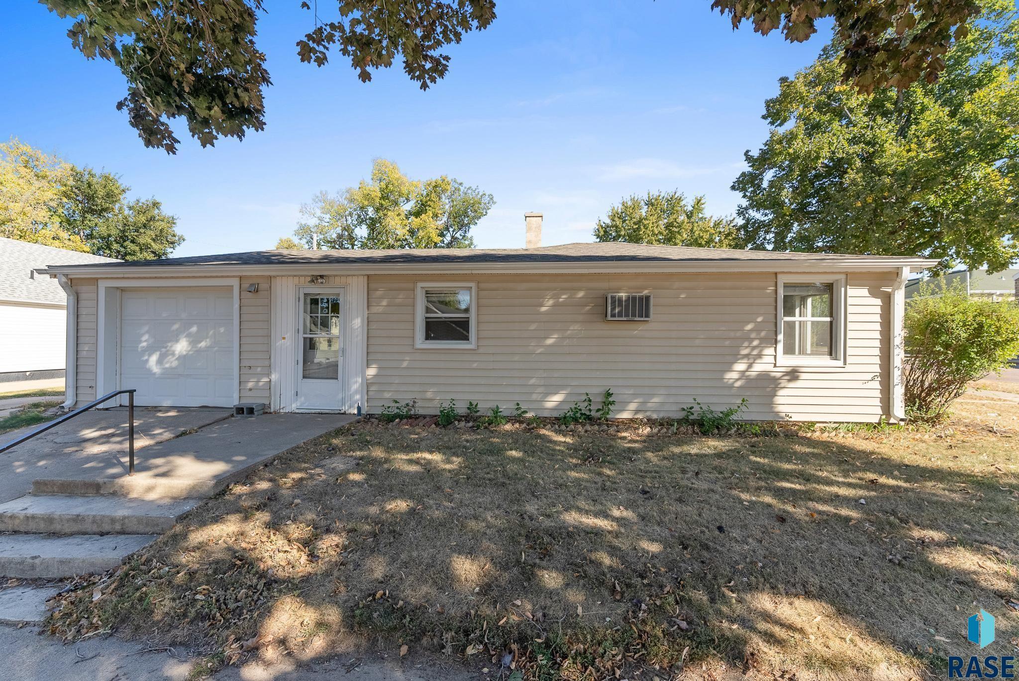1700 E Austin St