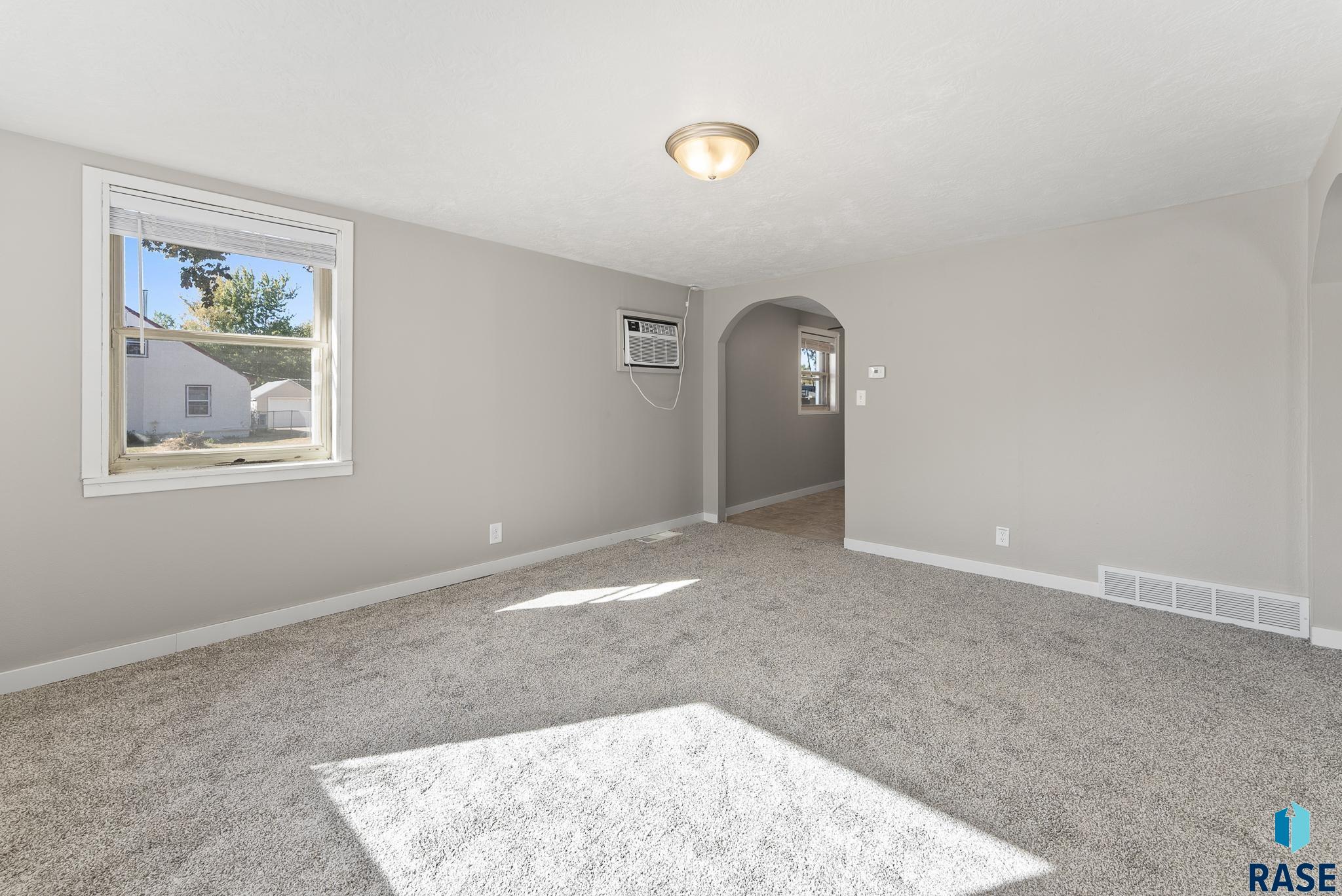 1700 E Austin St